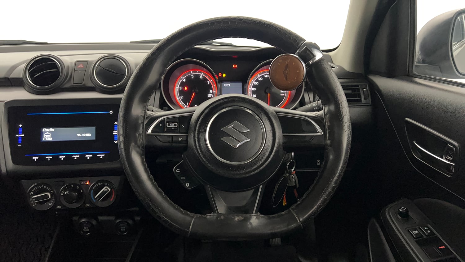 Used 2022 Maruti Suzuki Swift VXi Petrol Manual interior STEERING VIEW