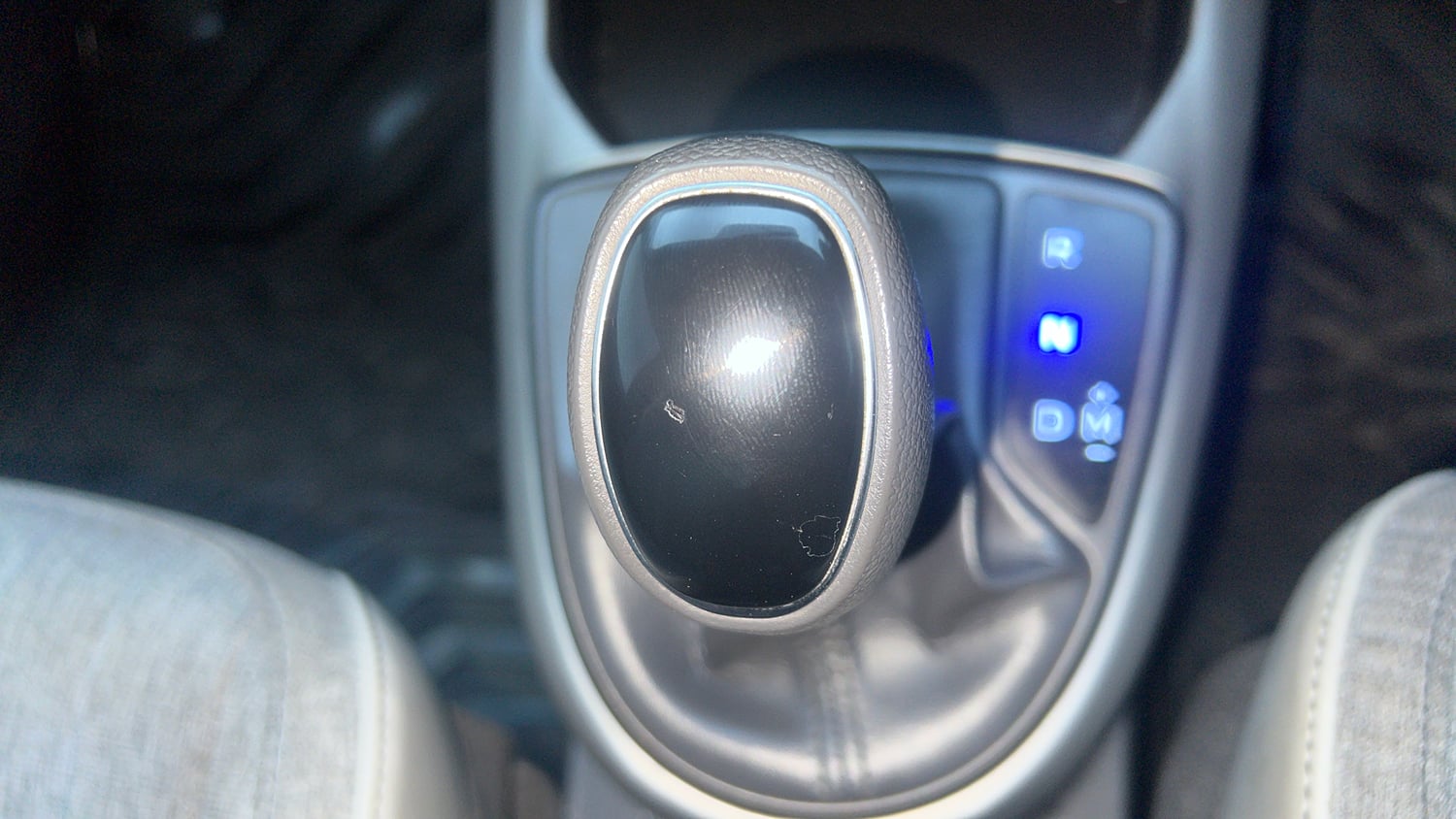 Used 2020 Hyundai Grand i10 Nios Sportz AMT 1.2 Kappa VTVT Petrol Automatic interior GEAR  KNOB VIEW