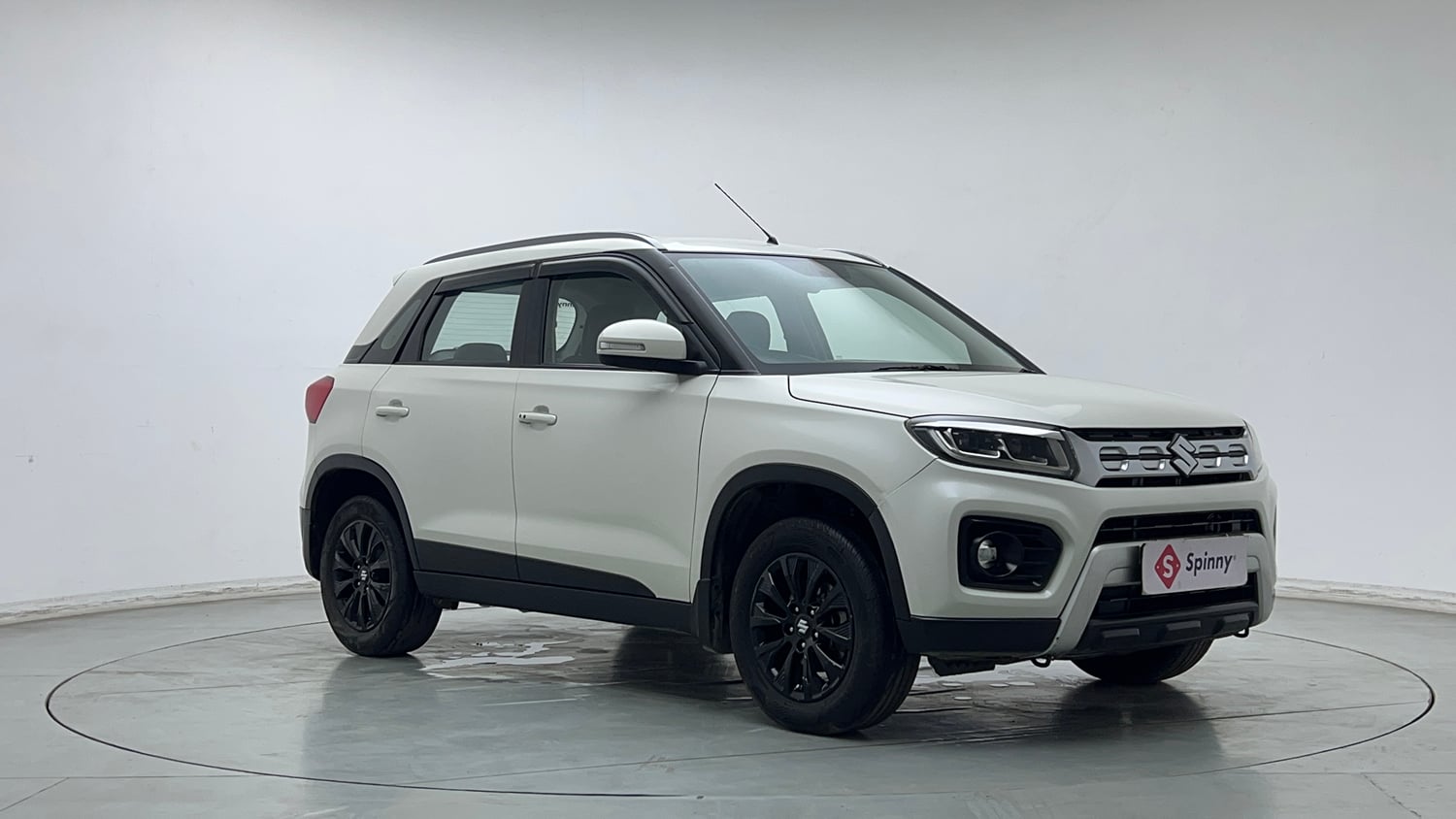 Used 2021 Maruti Suzuki Vitara Brezza ZXi AT SHVS Petrol Automatic exterior RIGHT FRONT CORNER VIEW
