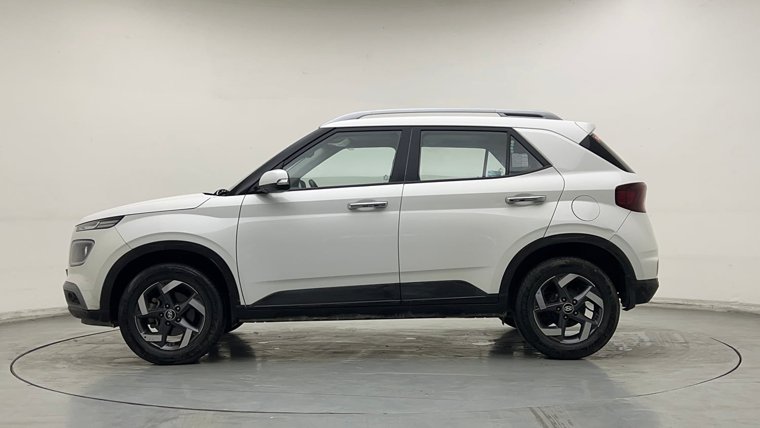 Used 2021 Hyundai Venue SX Plus 1.0 Turbo DCT Petrol Automatic exterior LEFT SIDE VIEW