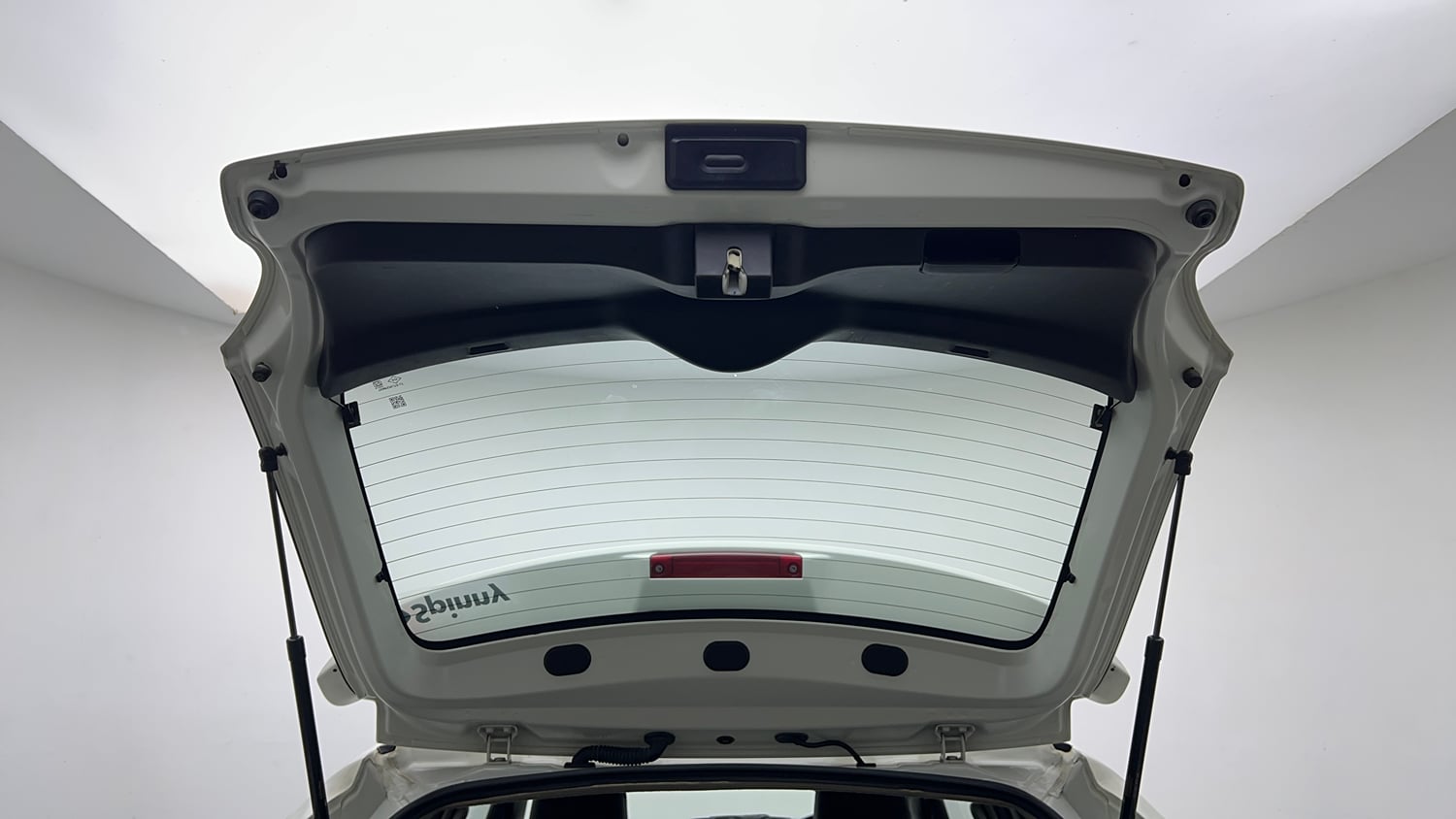 Used 2021 Maruti Suzuki Baleno Delta Petrol Manual interior DICKY DOOR OPEN VIEW