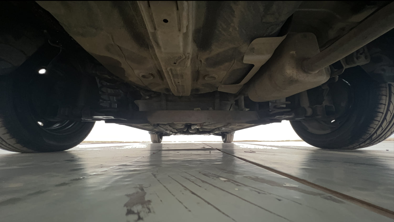 Used 2015 Hyundai Xcent Base 1.2 Petrol Manual extra REAR UNDERBODY VIEW (TAKEN FROM REAR)