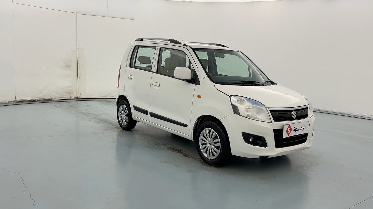 Used 2013 Maruti Suzuki Wagon R VXI Petrol Manual exterior RIGHT FRONT CORNER VIEW