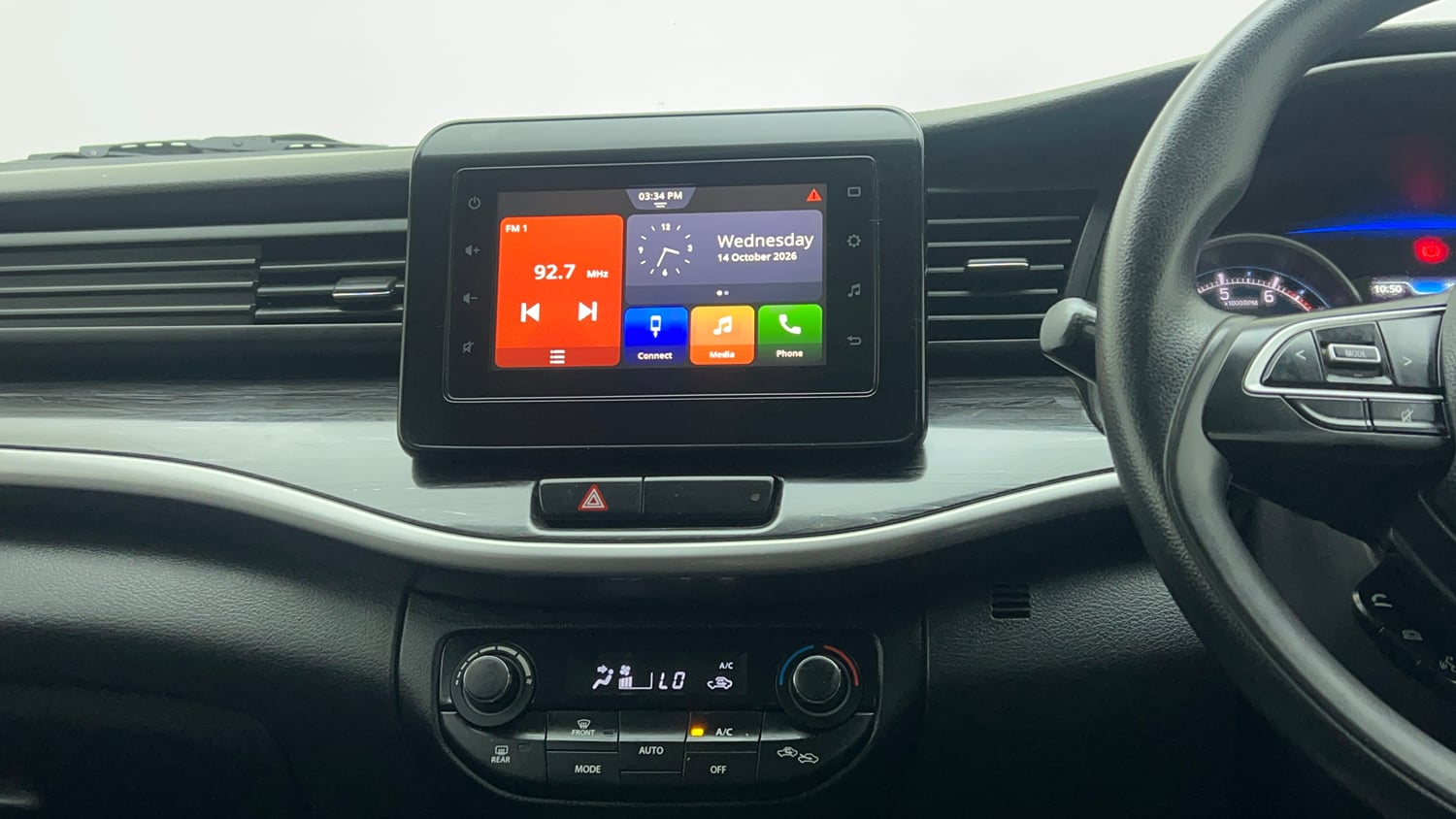 Used 2021 Maruti Suzuki XL6 Zeta MT Petrol Petrol Manual top_features Integrated (in-dash) music system