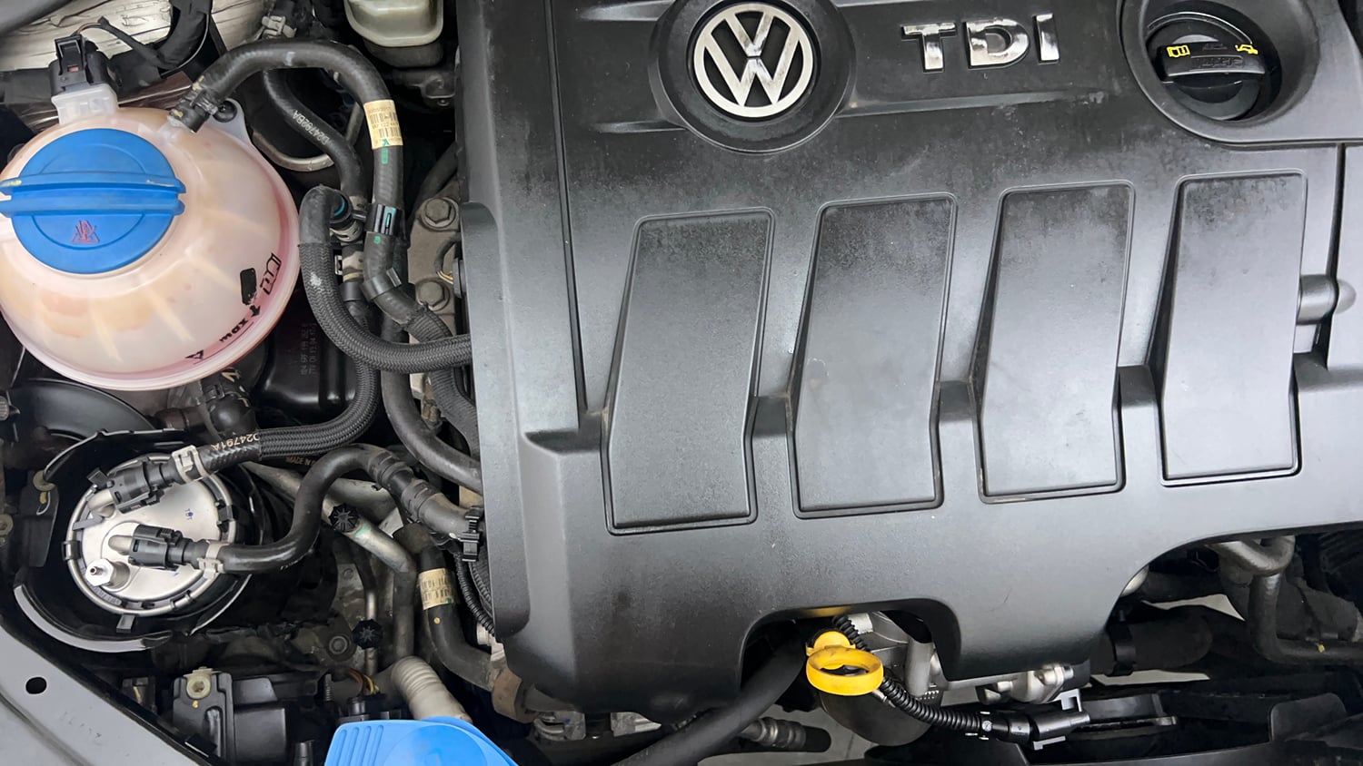 Used 2017 Volkswagen Ameo Highline Plus 1.5L AT (D)16 Alloy Diesel Automatic engine ENGINE RIGHT SIDE VIEW