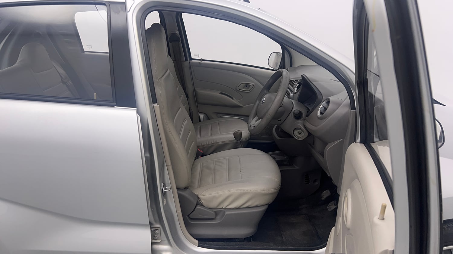 Used 2016 Datsun Redi-GO S Petrol Manual interior RIGHT SIDE FRONT DOOR CABIN VIEW