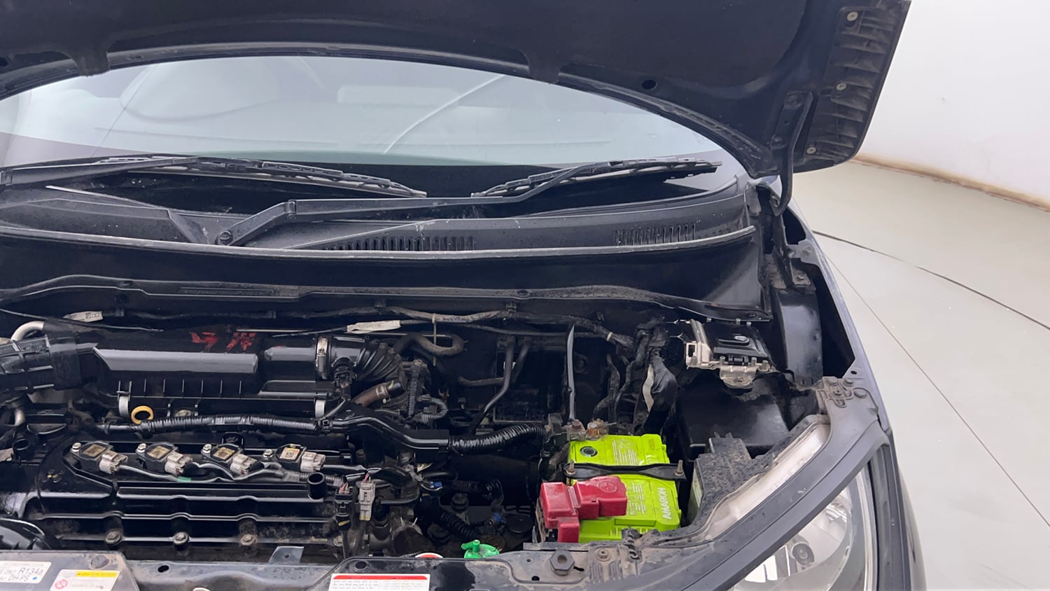Used 2022 Maruti Suzuki Ignis Sigma 1.2 MT Petrol Manual engine ENGINE LEFT SIDE HINGE & APRON VIEW