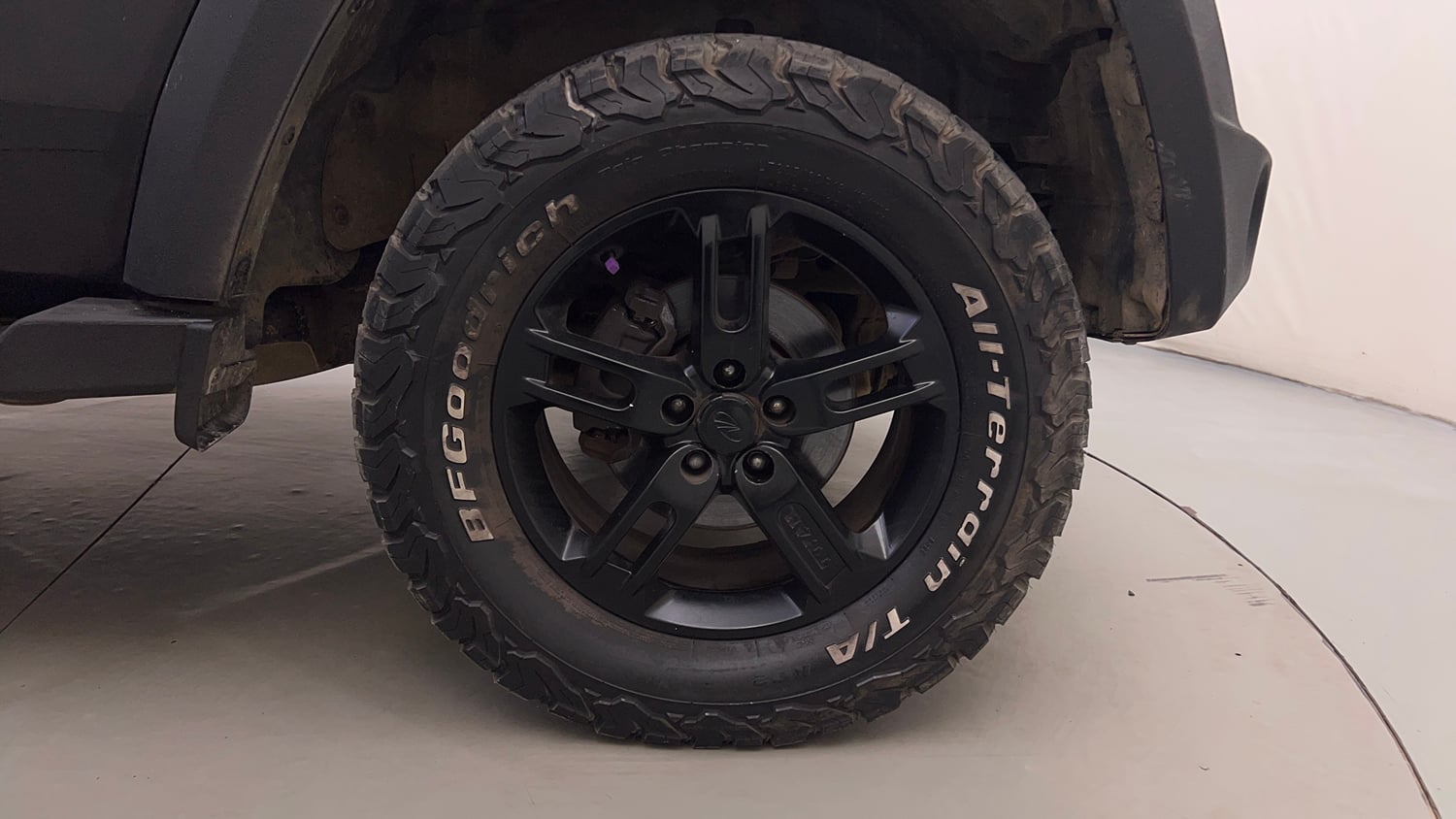 Used 2021 mahindra Thar LX Hard Top Petrol MT 4WD Petrol Manual tyres RIGHT FRONT TYRE RIM VIEW
