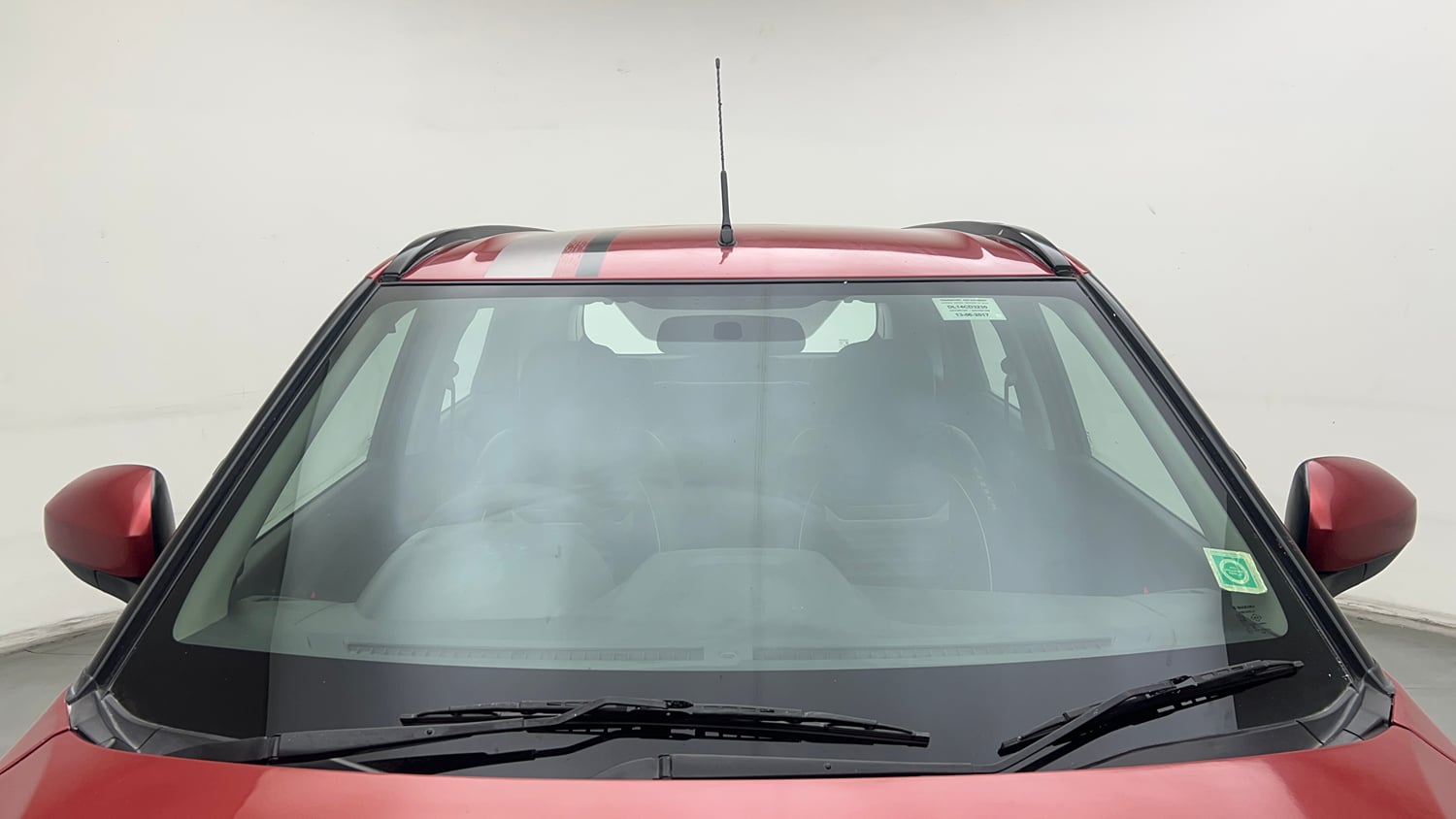 Used 2017 Maruti Suzuki Vitara Brezza VDi (O) Diesel Manual exterior FRONT WINDSHIELD VIEW