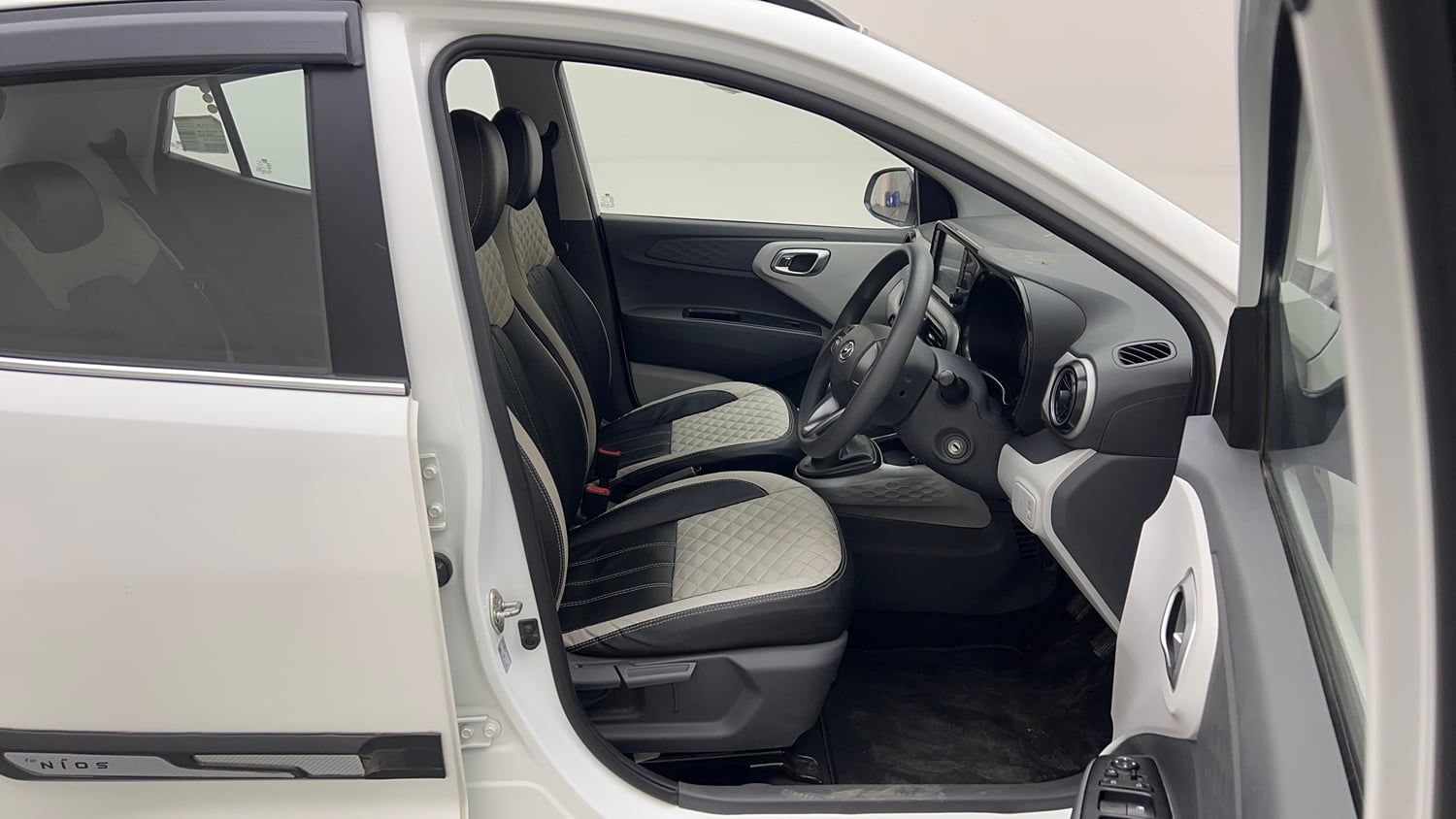 Used 2022 Hyundai Grand i10 Nios Sportz 1.2 Kappa VTVT Petrol Manual interior RIGHT SIDE FRONT DOOR CABIN VIEW