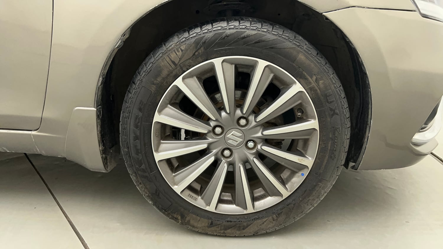 Used 2020 Maruti Suzuki Ciaz Alpha 1.5 AT Petrol Automatic tyres RIGHT FRONT TYRE RIM VIEW