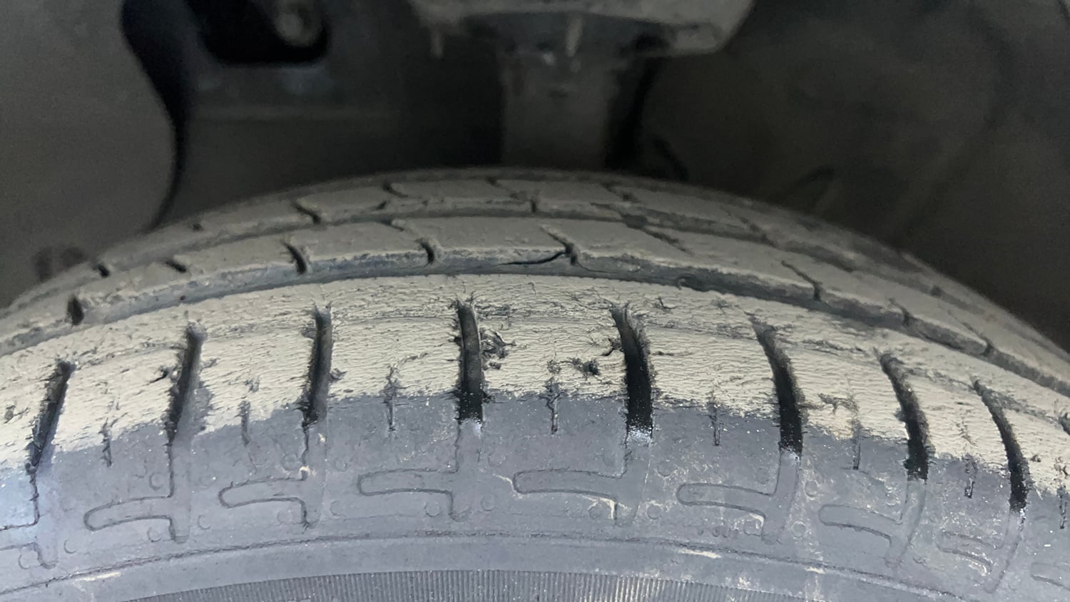 Used 2020 Hyundai Grand i10 Nios Sportz AMT 1.2 Kappa VTVT Petrol Automatic tyres LEFT FRONT TYRE TREAD VIEW