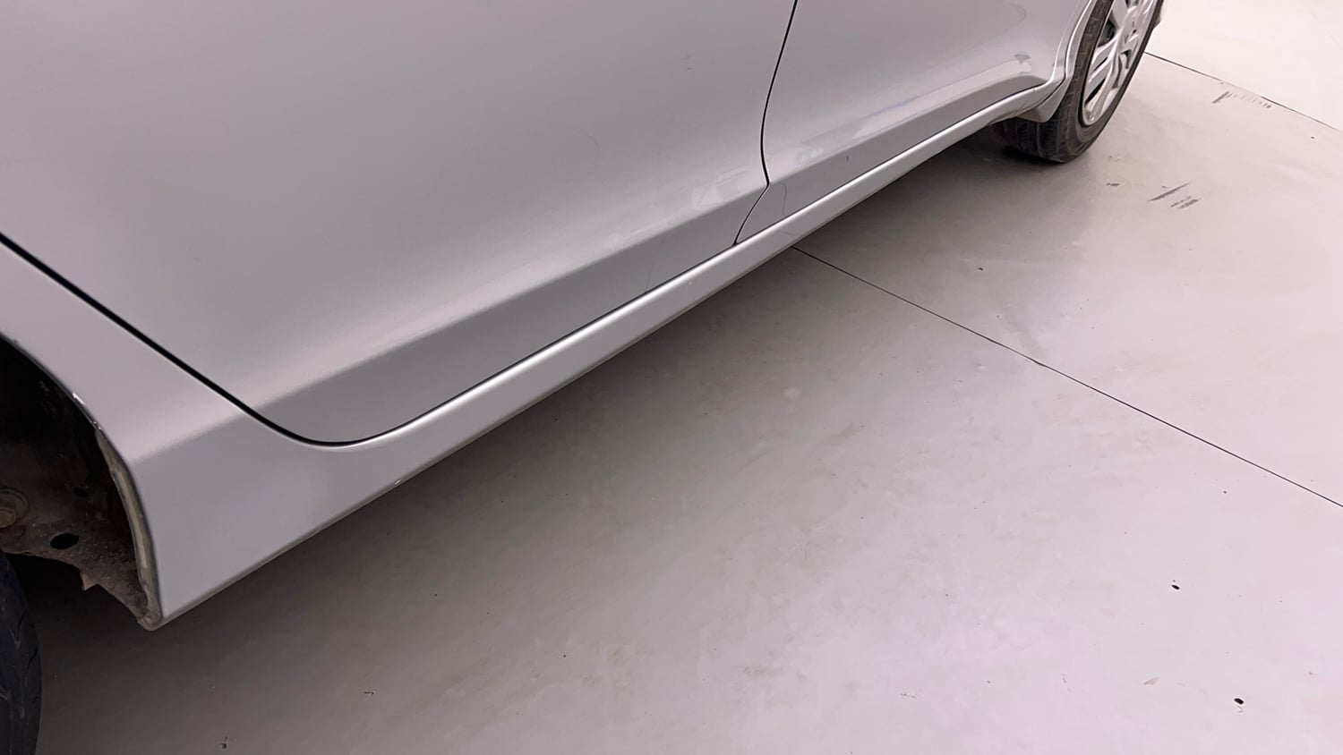 Used 2016 Honda City SV CVT Petrol Automatic dents MINOR DENT