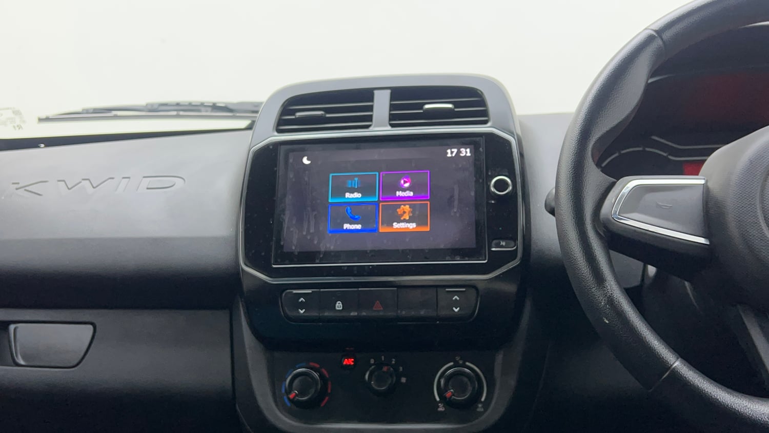 Used 2021 Renault Kwid Neotech RXL Petrol Manual interior MUSIC SYSTEM & AC CONTROL VIEW