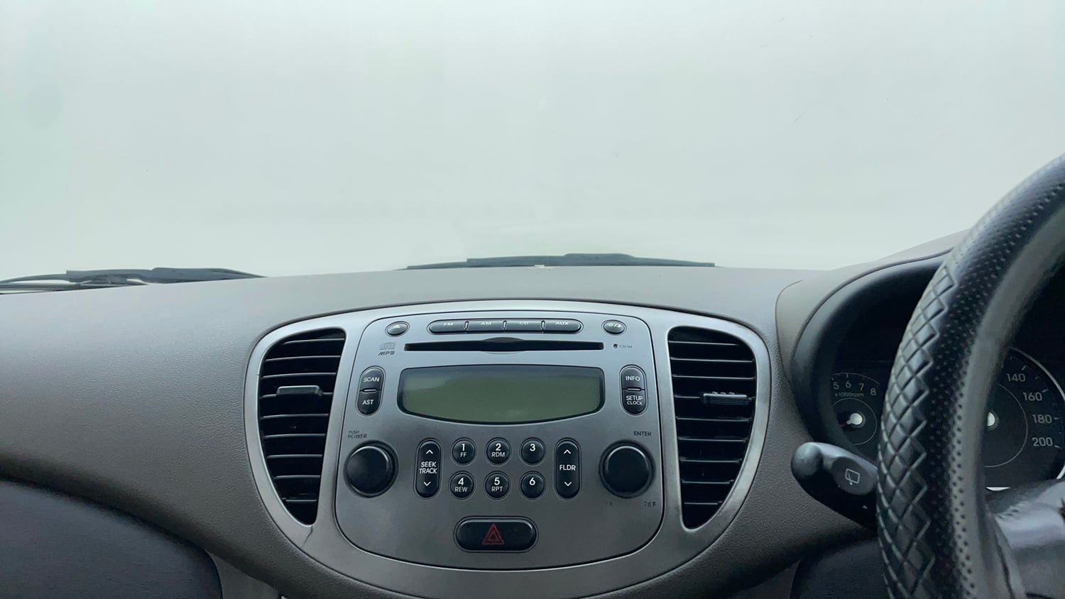 Used 2013 Hyundai i10 Sportz 1.2 AT Kappa2 Petrol Automatic top_features Integrated (in-dash) music system