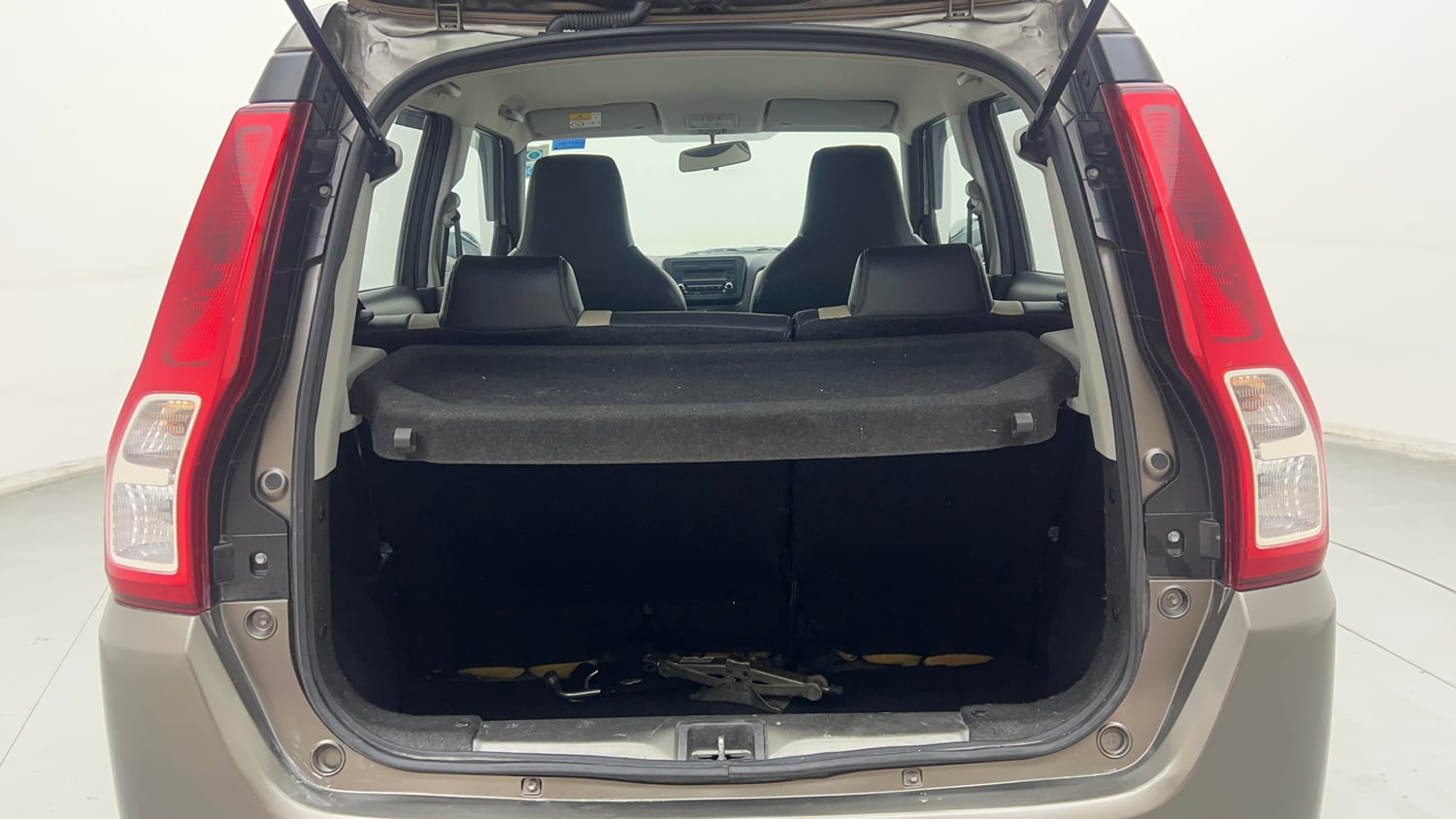 Used 2023 Maruti Suzuki Wagon R VXI 1.0 Petrol Manual interior DICKY INSIDE VIEW