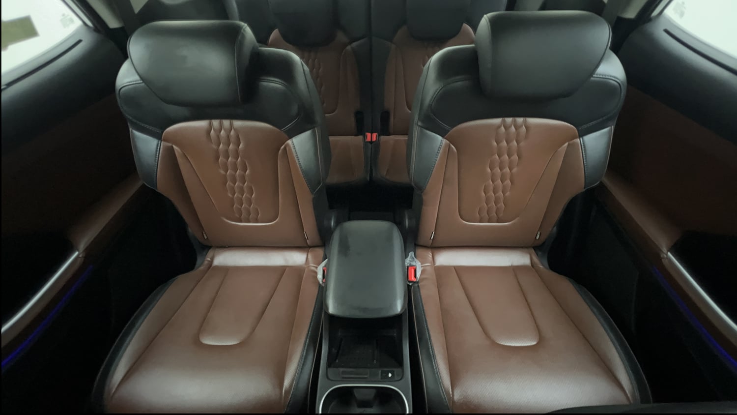 Used 2022 Hyundai Alcazar Signature (O) 6 STR 2.0 Petrol AT Petrol Automatic interior REAR SEAT CONDITION VIEW