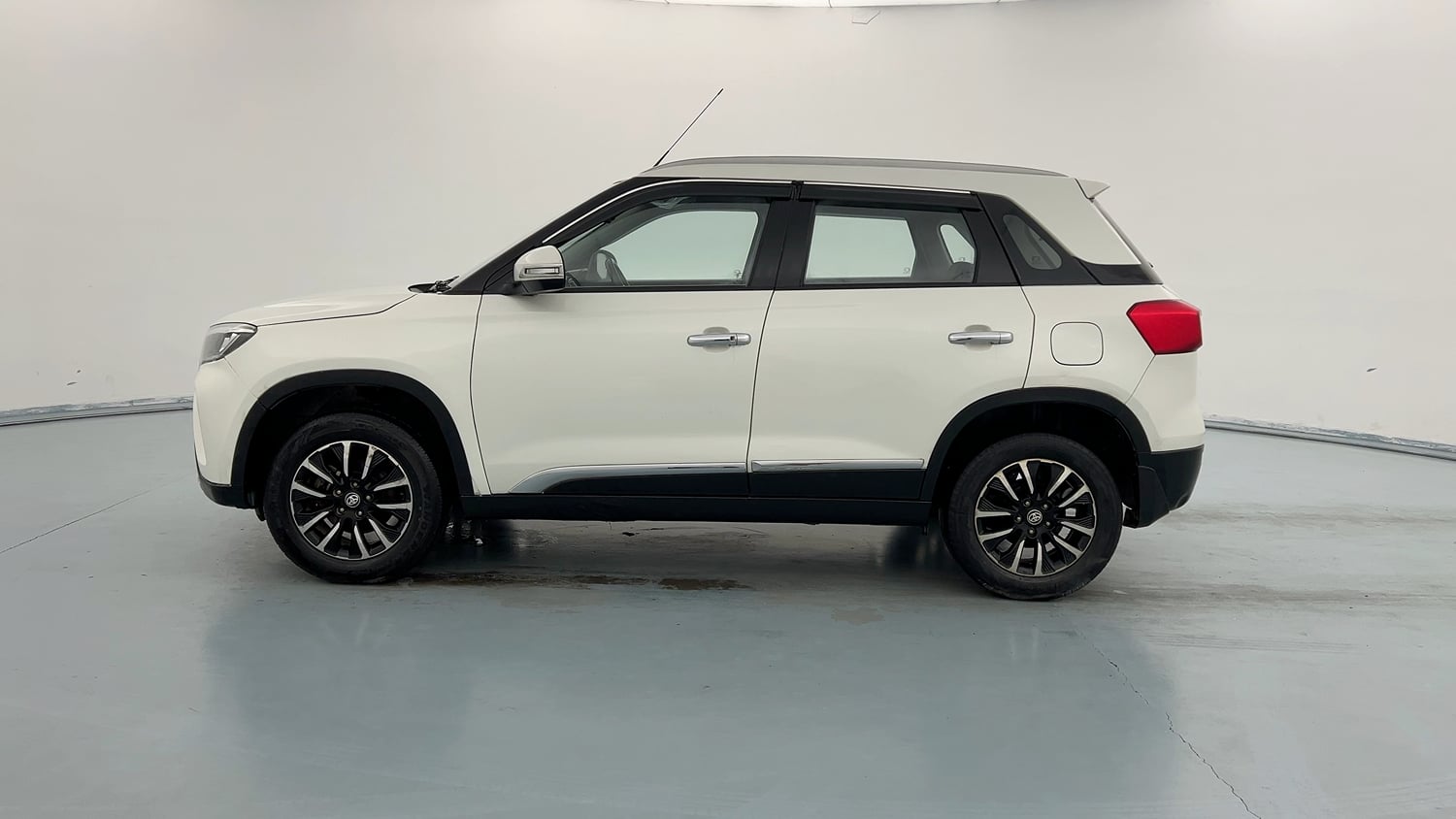Used 2022 Toyota Urban Cruiser Premium Grade MT Petrol Manual exterior LEFT SIDE VIEW