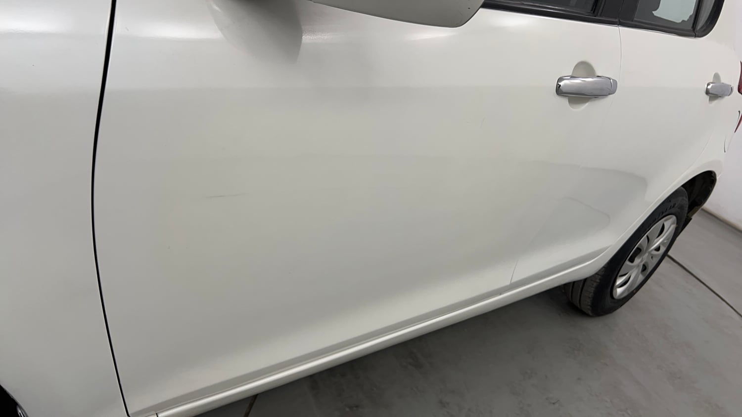 Used 2017 Maruti Suzuki Swift VXi Petrol Manual dents MINOR SCRATCH