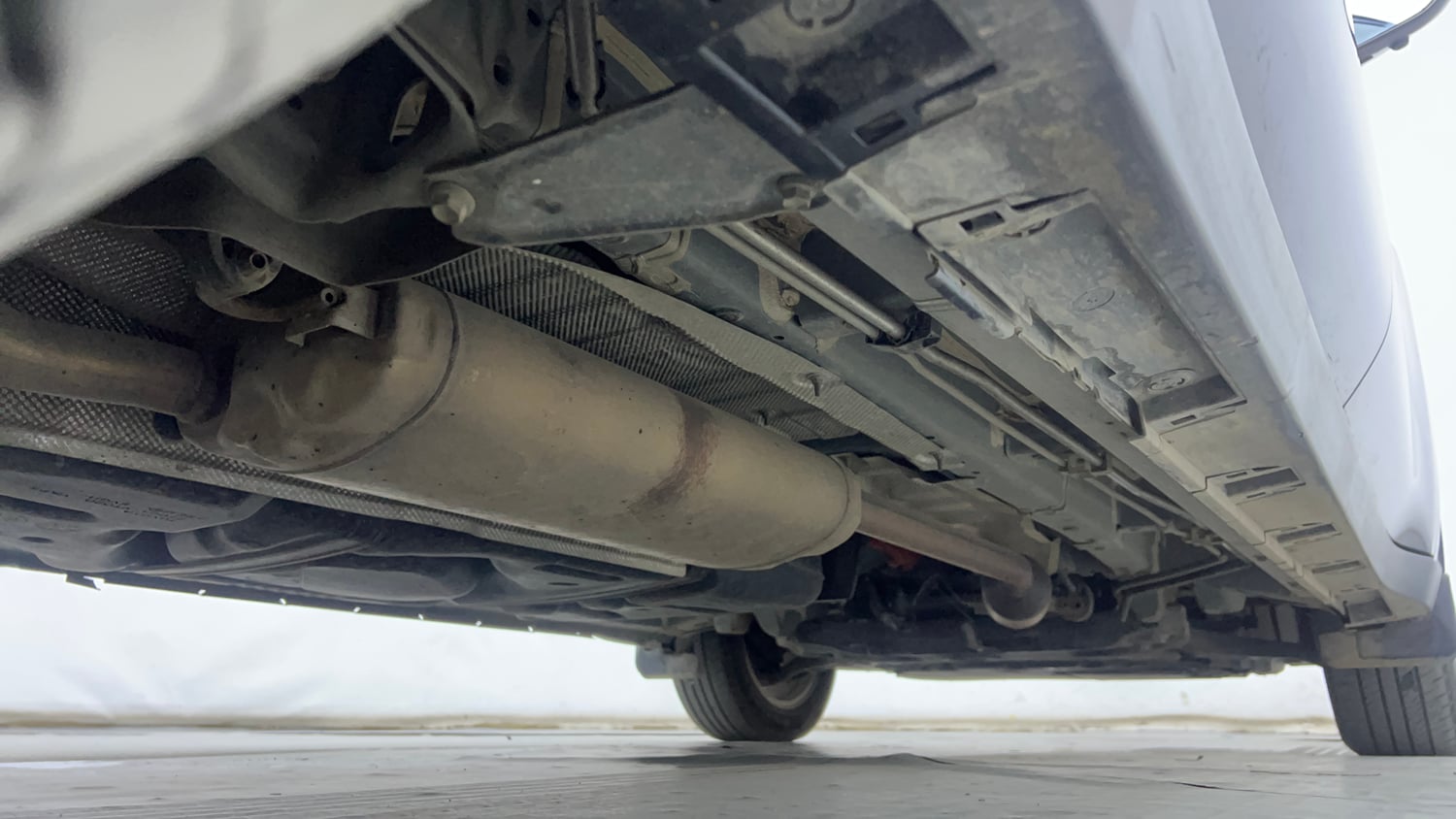 Used 2023 Toyota Innova Hycross VX Hybrid 7 STR Hybrid Automatic extra REAR RIGHT UNDERBODY VIEW