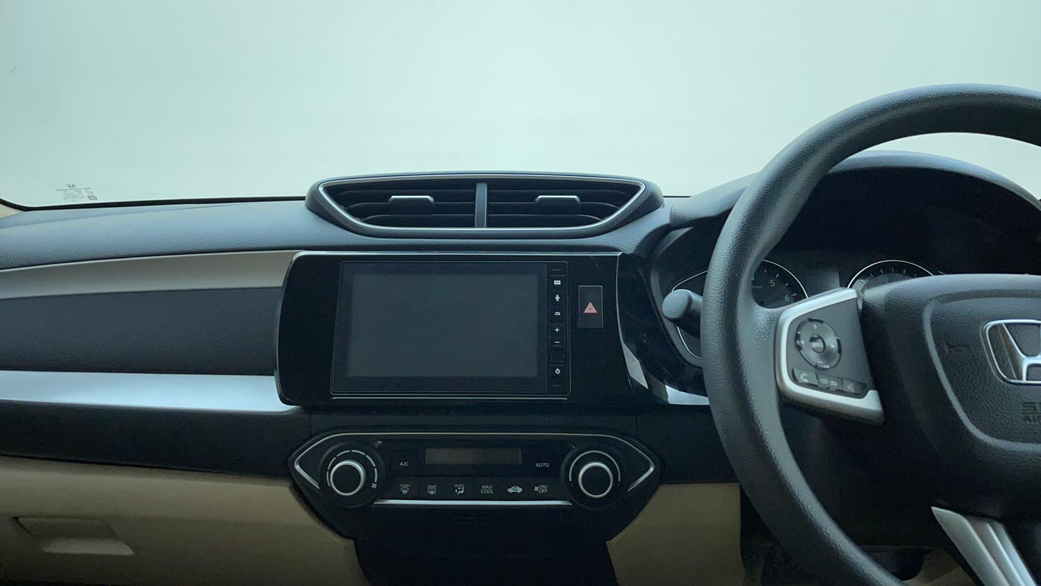 Used 2022 Honda Amaze VX MT 1.2 Petrol Petrol Manual interior MUSIC SYSTEM & AC CONTROL VIEW