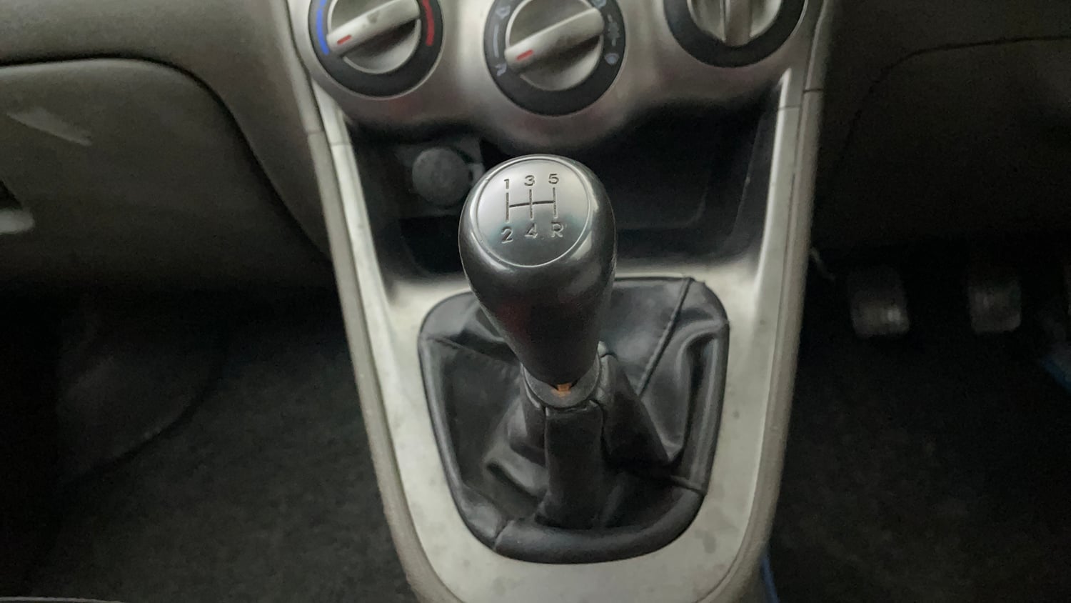 Used 2012 Hyundai i10 Magna 1.2 Kappa2 Petrol Manual interior GEAR  KNOB VIEW