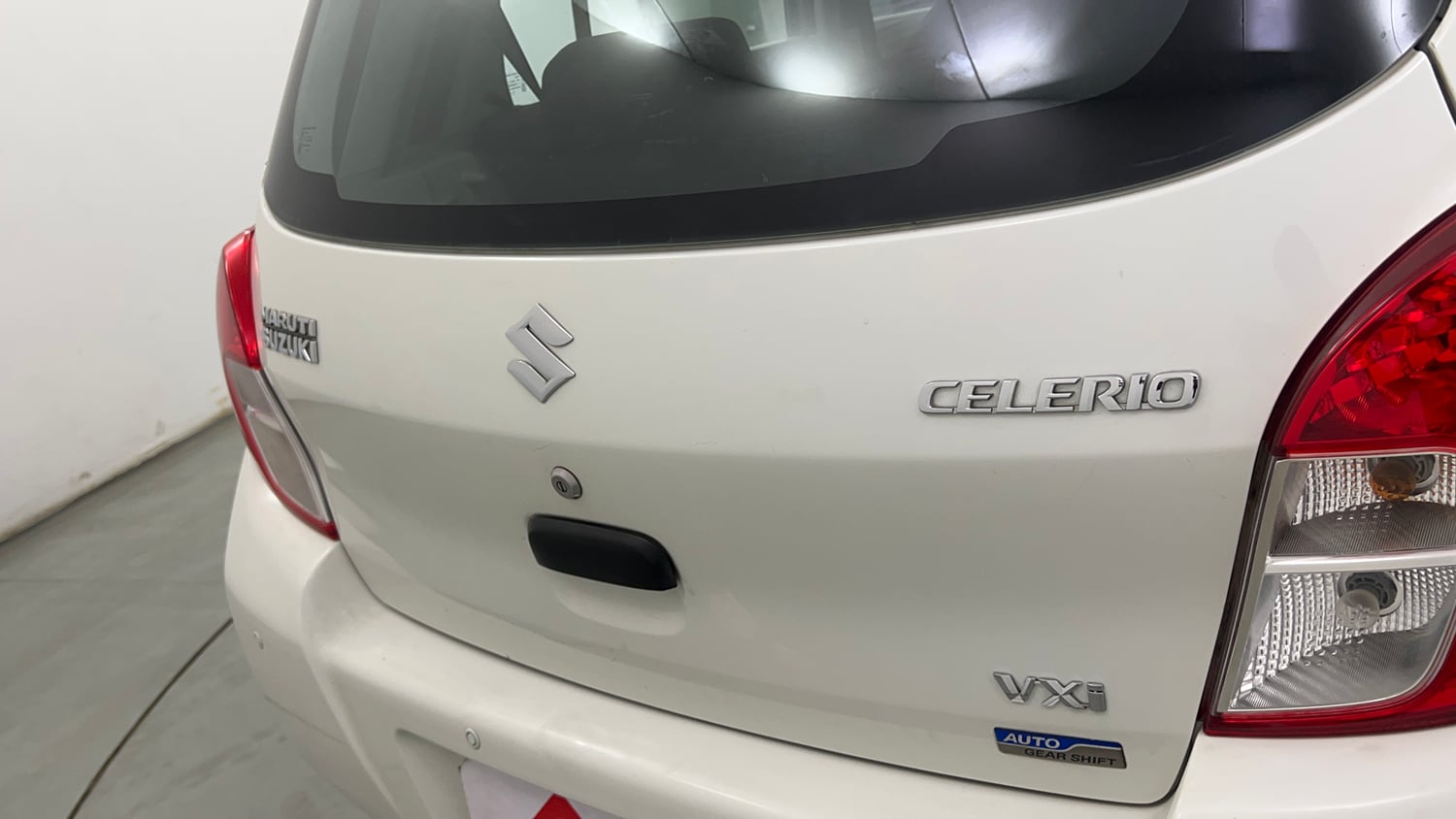 Used 2015 Maruti Suzuki Celerio VXi AMT Petrol Automatic dents MINOR SCRATCH