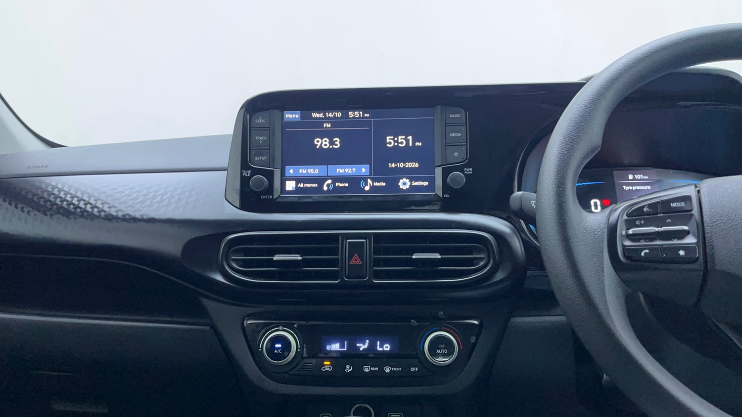 Used 2024 Hyundai Exter SX 1.2 MT Dual Tone Petrol Manual interior MUSIC SYSTEM & AC CONTROL VIEW