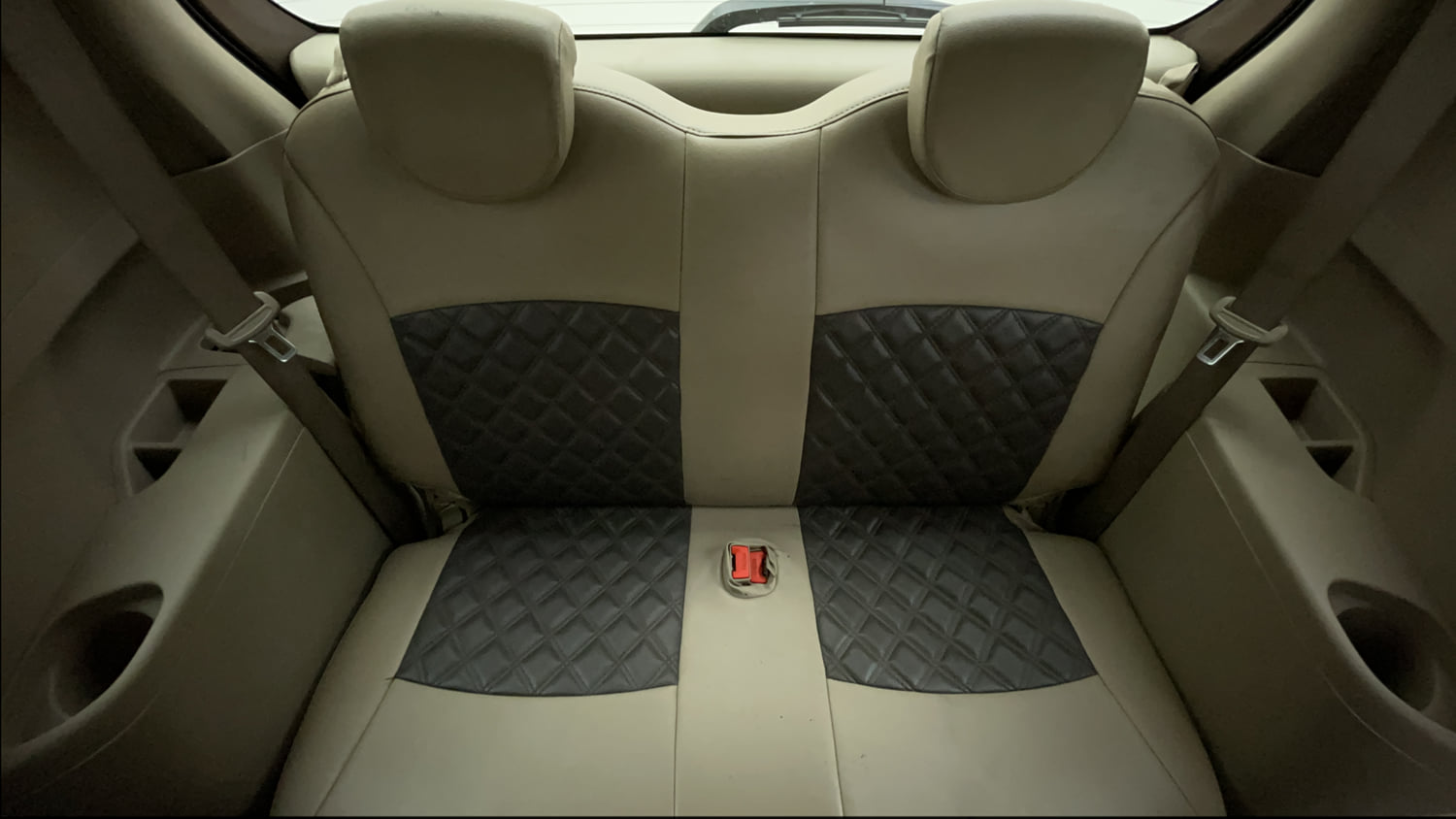 Used 2015 Maruti Suzuki Ertiga ZXi Petrol Manual interior THIRD ROW SEAT