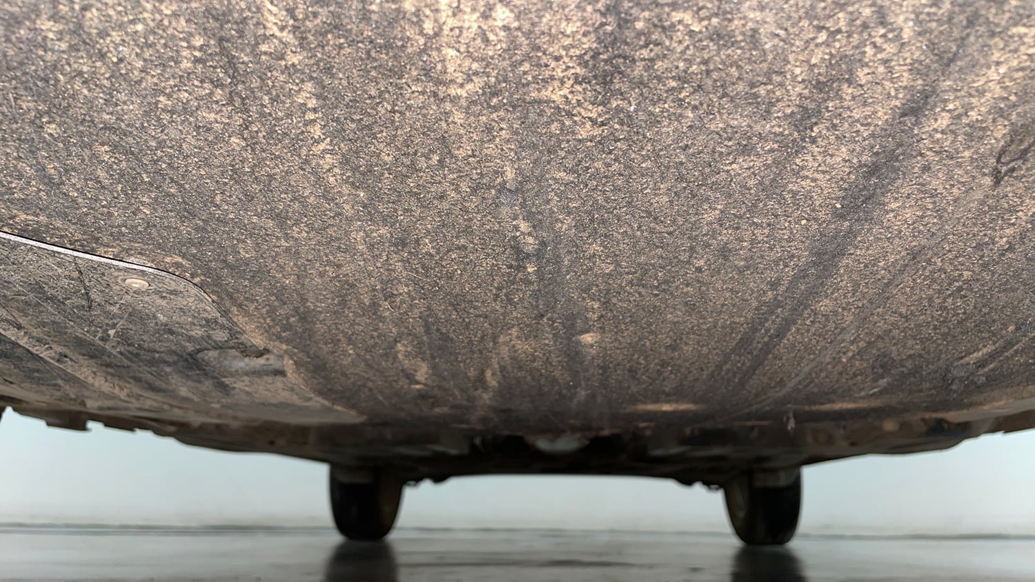 Used 2023 Maruti Suzuki Swift ZXi Petrol Manual extra FRONT LEFT UNDERBODY VIEW