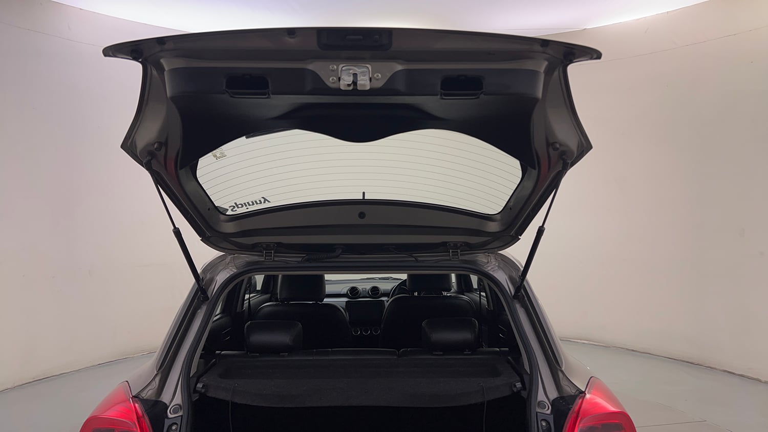 Used 2018 Maruti Suzuki Swift ZXi AMT Petrol Automatic interior DICKY DOOR OPEN VIEW