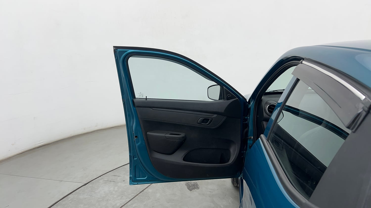 Used 2024 Renault Kwid RXL(O) 1.0L AMT Petrol Automatic interior LEFT FRONT DOOR OPEN VIEW