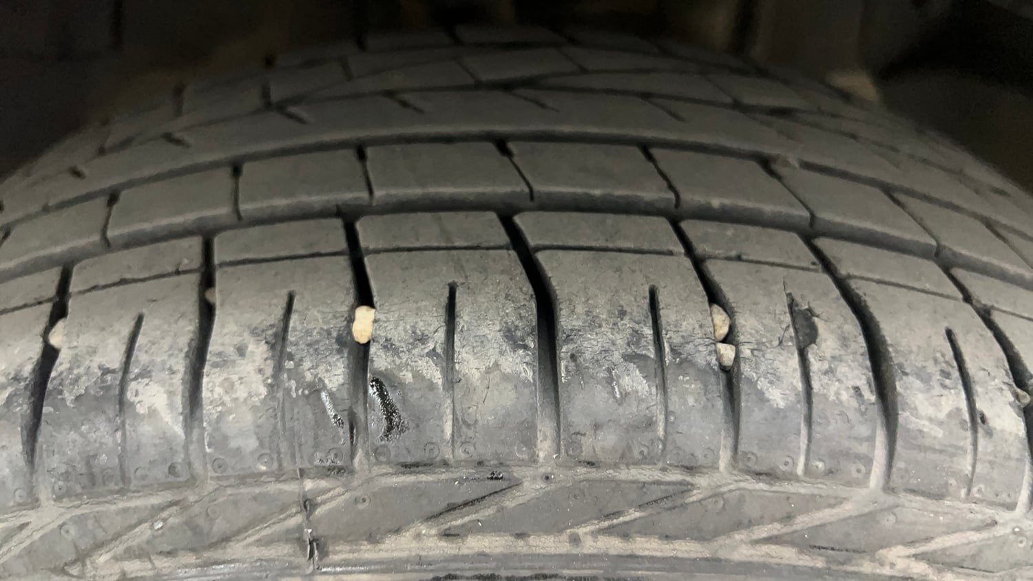 Used 2022 Tata Nexon Kaziranga XZA Plus (Premium) Petrol Automatic tyres LEFT REAR TYRE TREAD VIEW