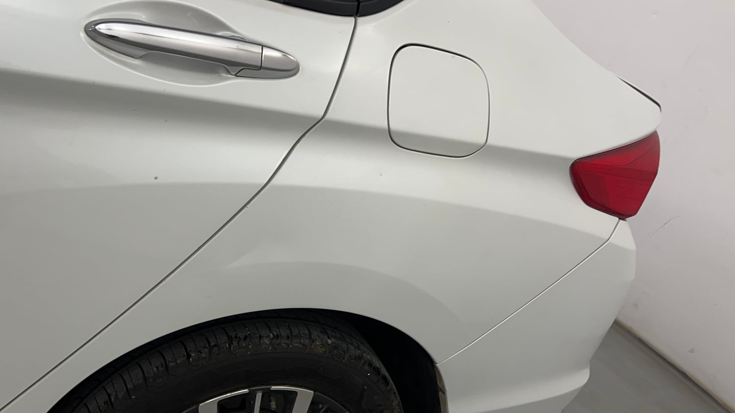 Used 2018 Honda City VX CVT Petrol Petrol Automatic dents MINOR SCRATCH