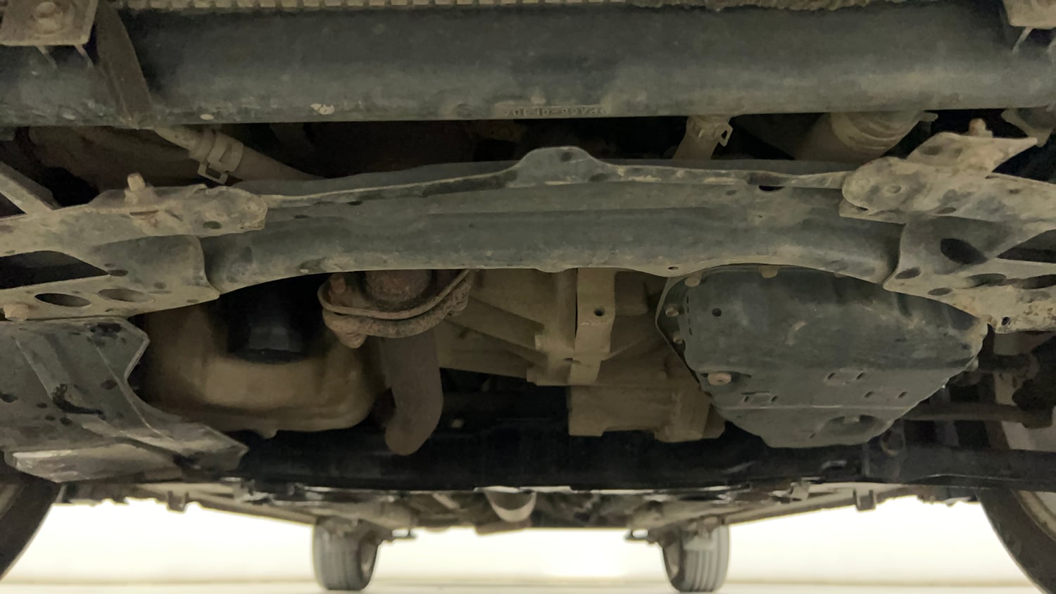 Used 2020 Maruti Suzuki Ciaz Alpha 1.5 AT Petrol Automatic extra FRONT LEFT UNDERBODY VIEW