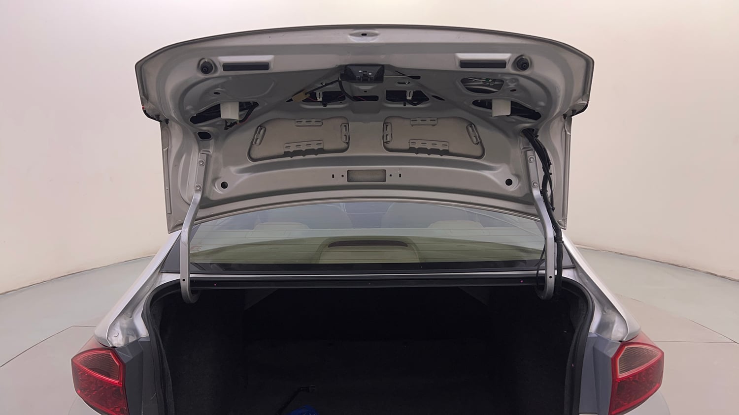 Used 2016 Honda City SV CVT Petrol Automatic interior DICKY DOOR OPEN VIEW