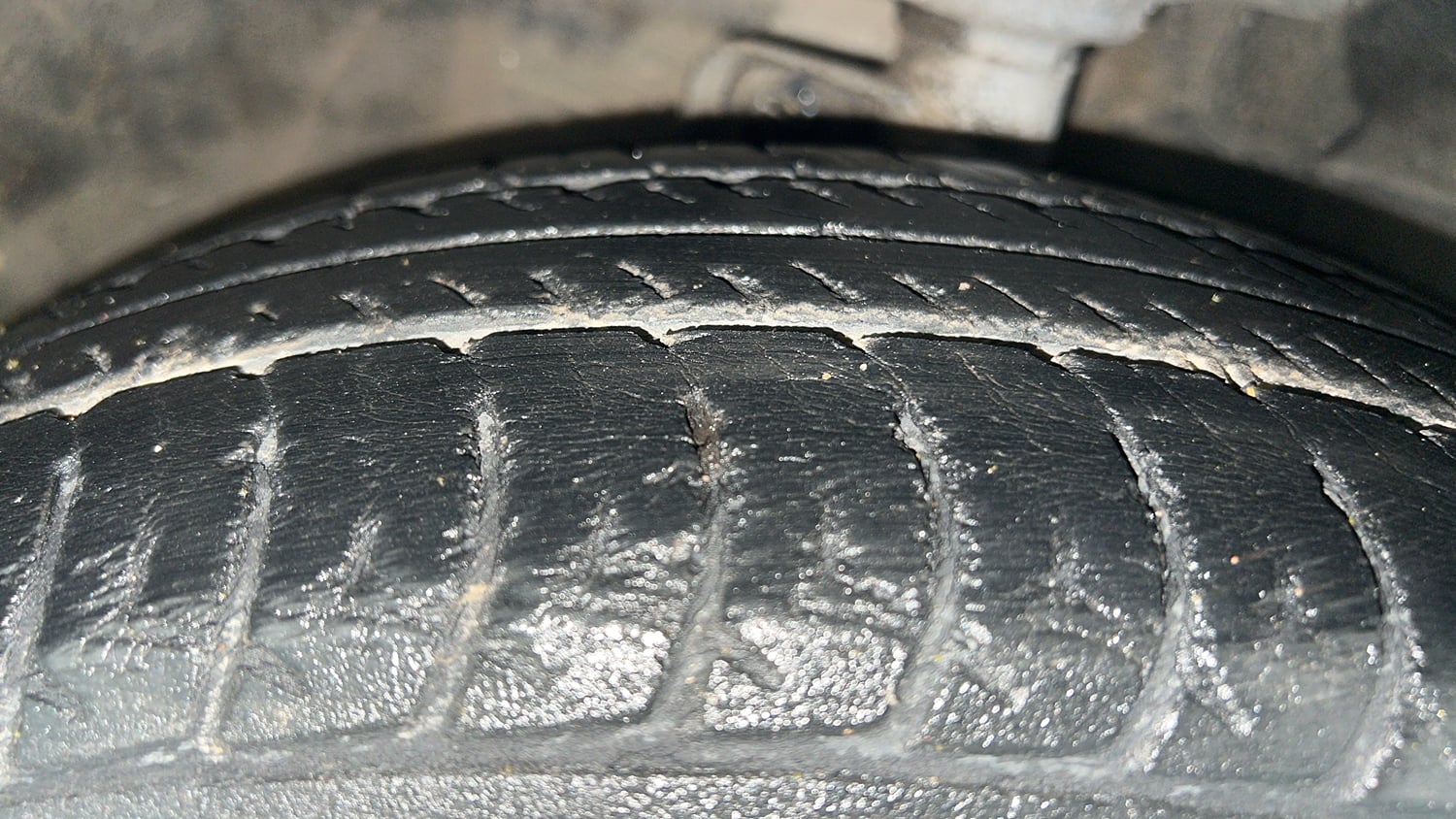 Used 2017 Maruti Suzuki Celerio VXi AMT Petrol Automatic tyres RIGHT FRONT TYRE TREAD VIEW
