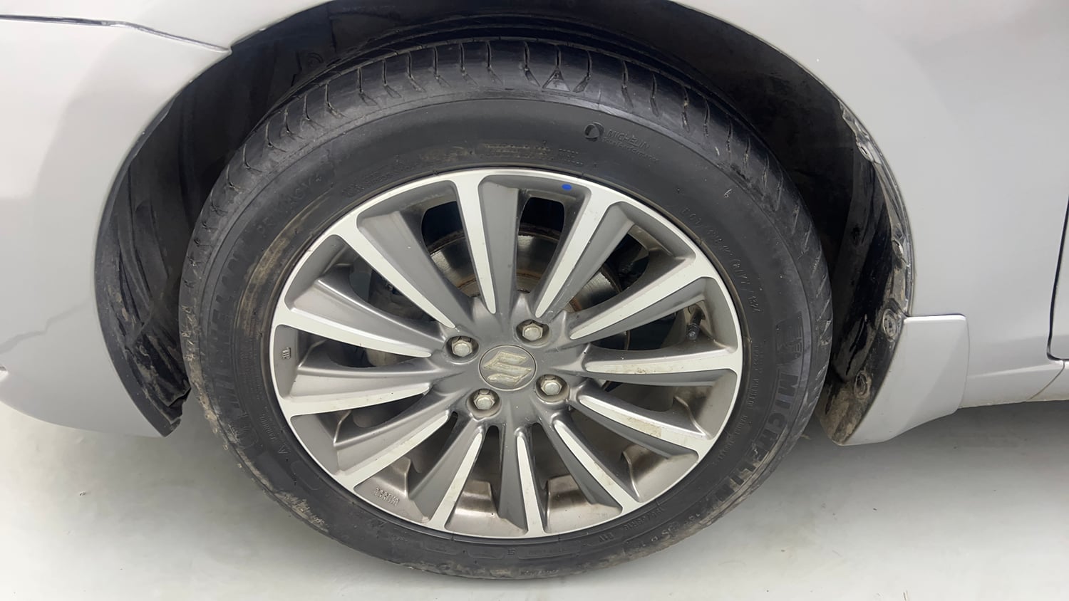 Used 2021 Maruti Suzuki Ciaz Alpha 1.5 AT Petrol Automatic tyres LEFT FRONT TYRE RIM VIEW