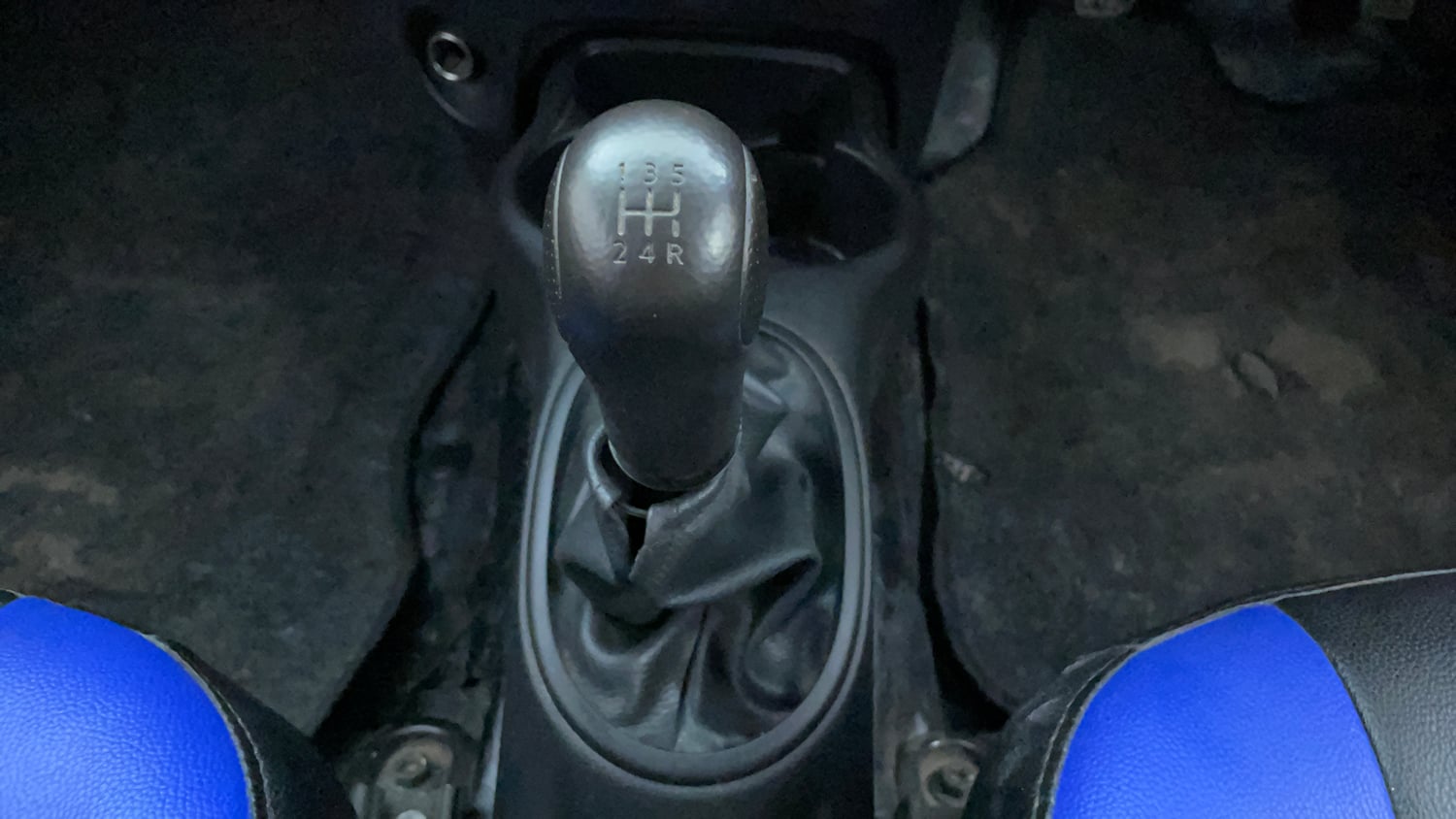Used 2014 Nissan Micra Active XL Petrol Manual interior GEAR  KNOB VIEW