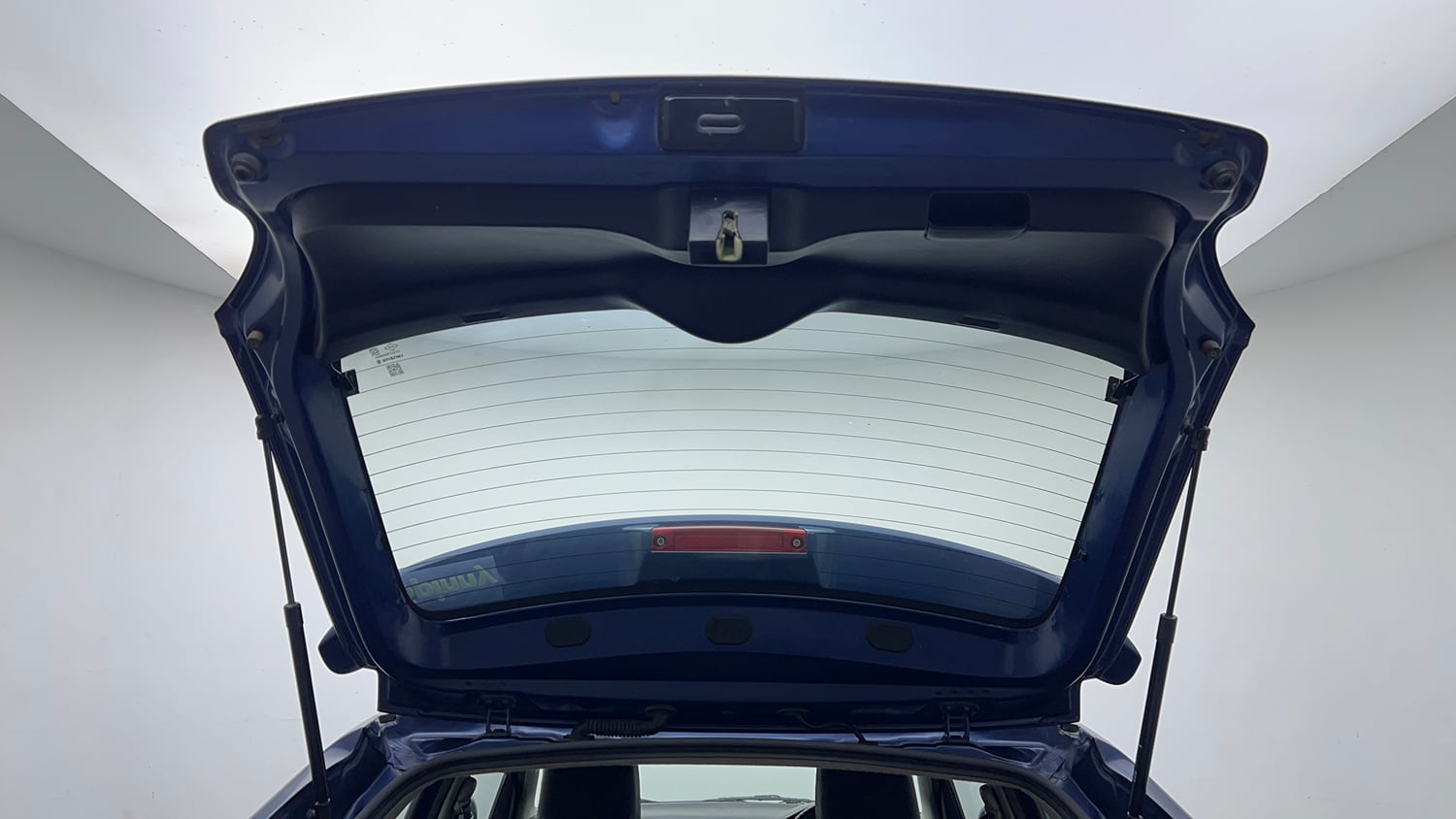 Used 2018 Maruti Suzuki Baleno Delta 1.2 Petrol Manual interior DICKY DOOR OPEN VIEW
