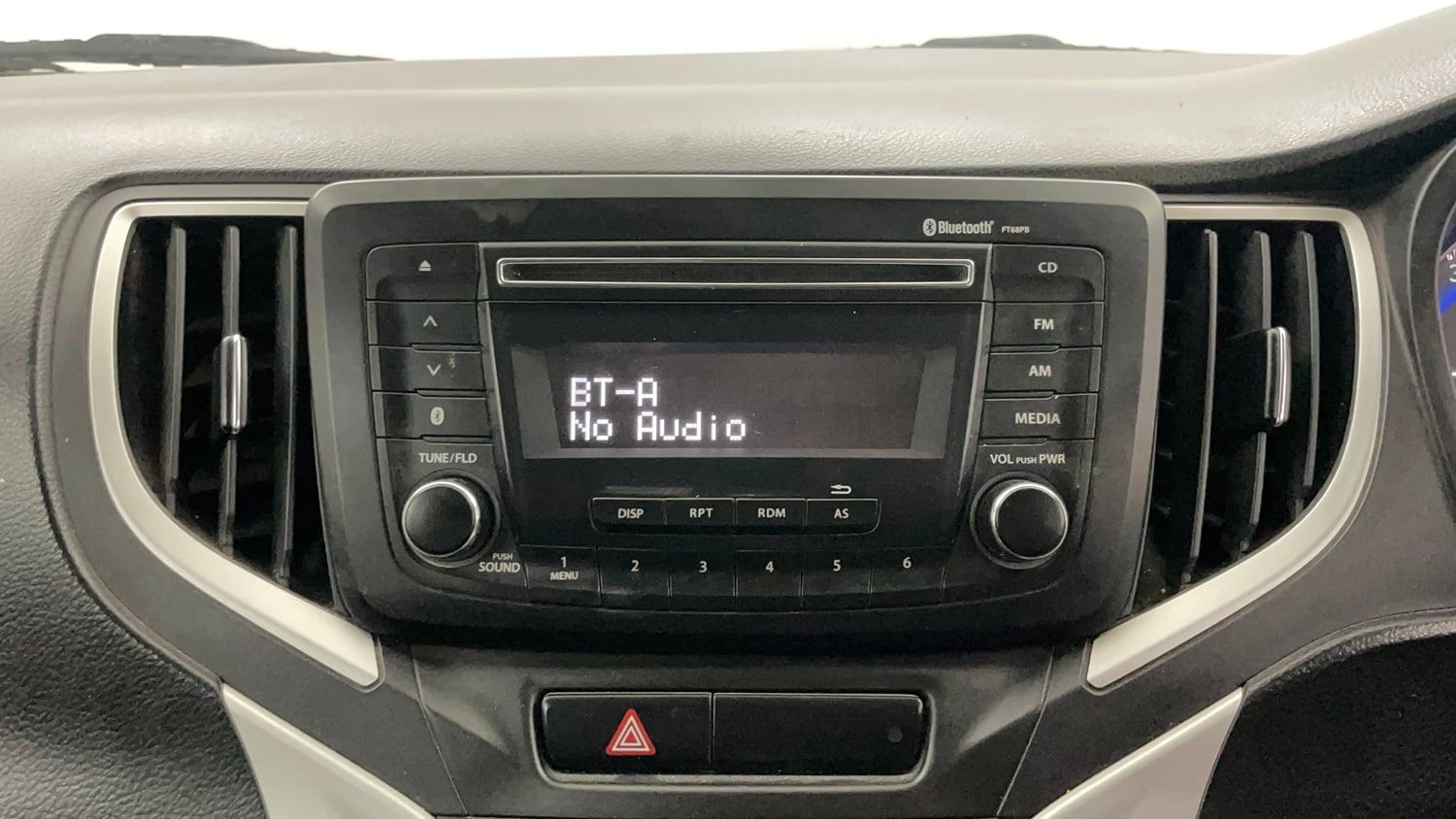 Used 2016 Maruti Suzuki Baleno Delta 1.2 Petrol Manual top_features Integrated (in-dash) music system