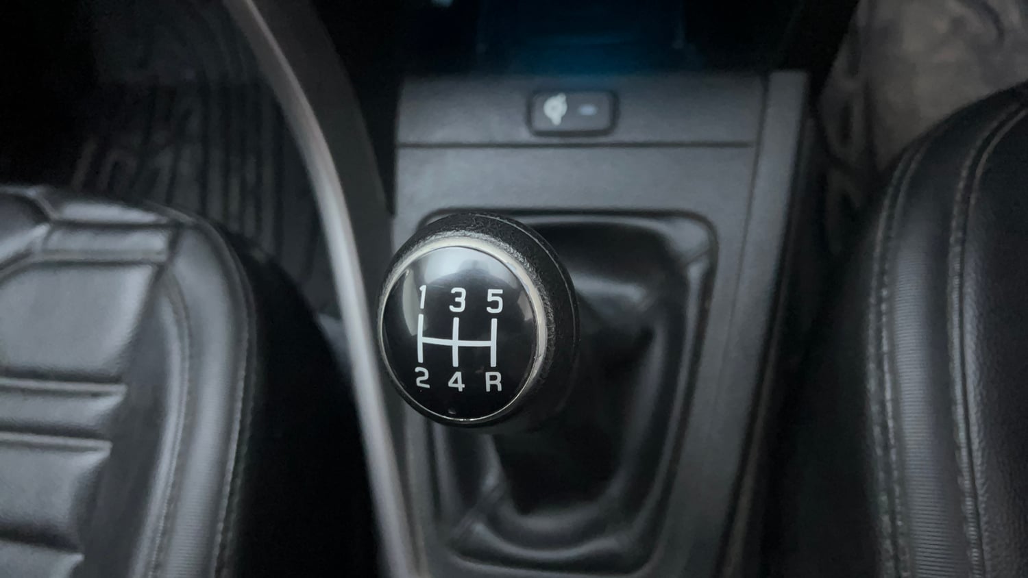 Used 2023 Maruti Suzuki Brezza Zxi Plus Dual Tone Petrol Manual interior GEAR  KNOB VIEW