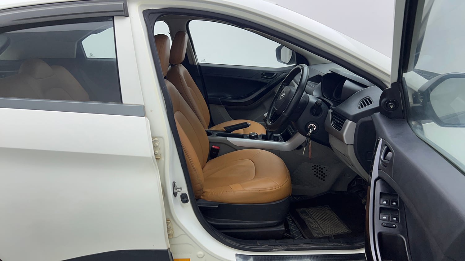 Used 2018 Tata Nexon XM Diesel Diesel Manual interior RIGHT SIDE FRONT DOOR CABIN VIEW