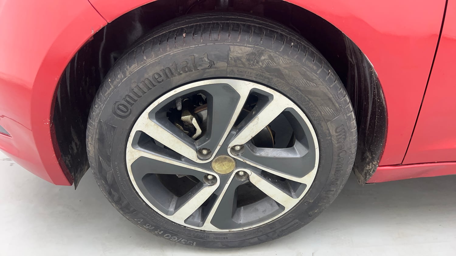 Used 2021 Tata Altroz XZ Diesel Diesel Manual tyres LEFT FRONT TYRE RIM VIEW