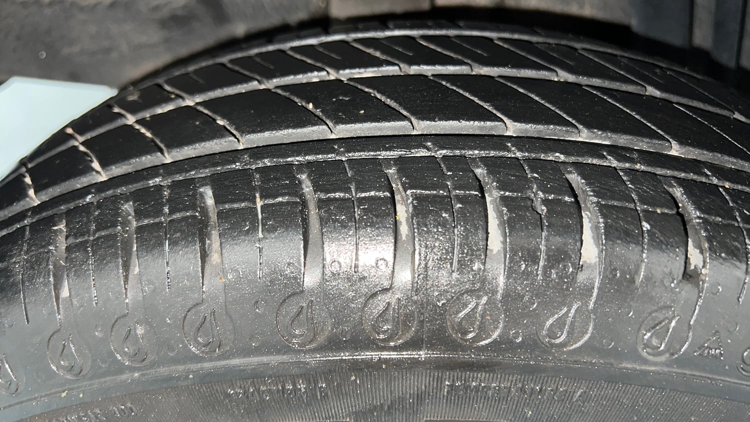 Used 2021 Renault Kwid RXT Petrol Manual tyres RIGHT REAR TYRE TREAD VIEW