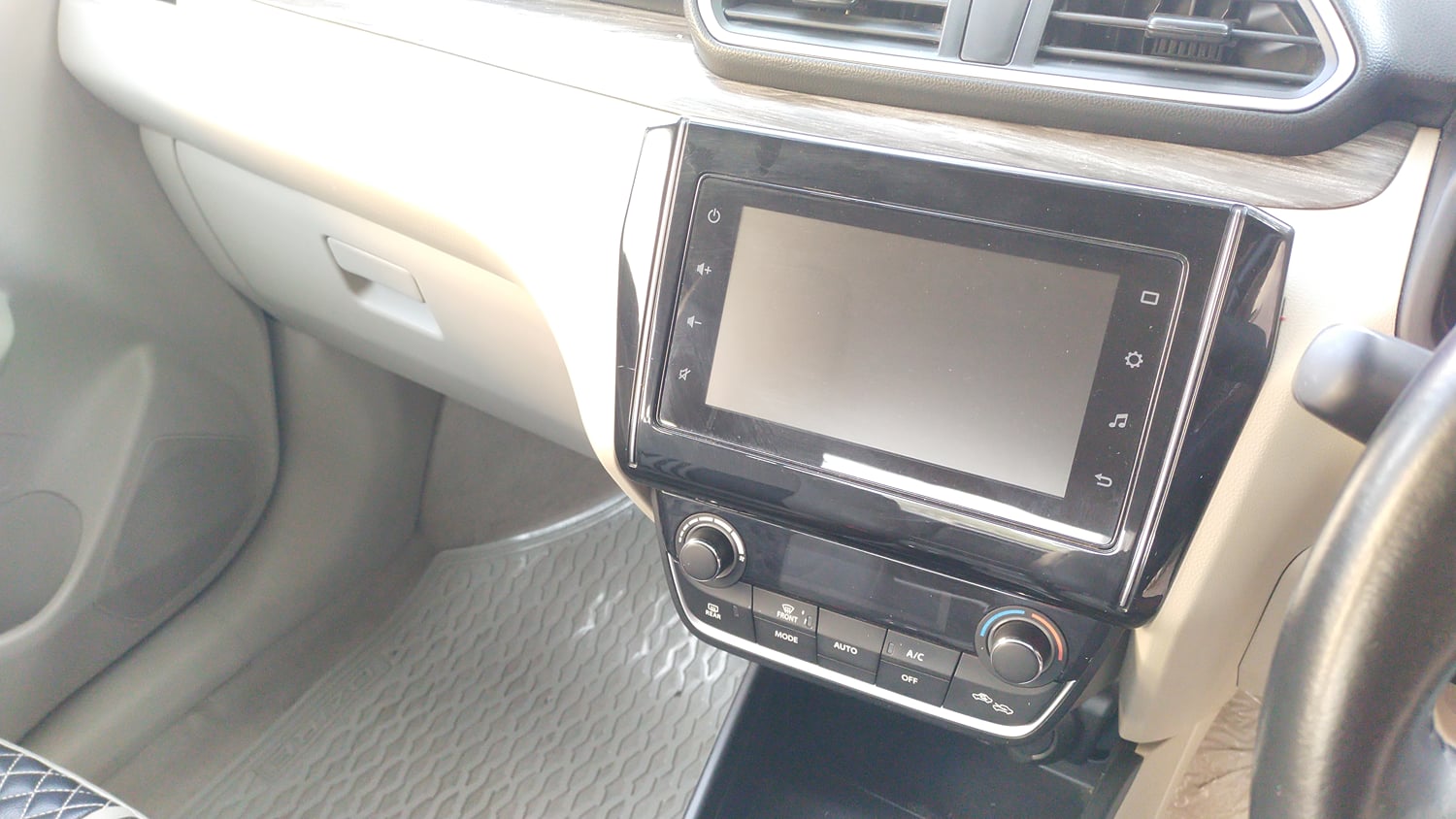 Used 2021 Maruti Suzuki Dzire ZXi Plus Petrol Manual top_features Integrated (in-dash) music system
