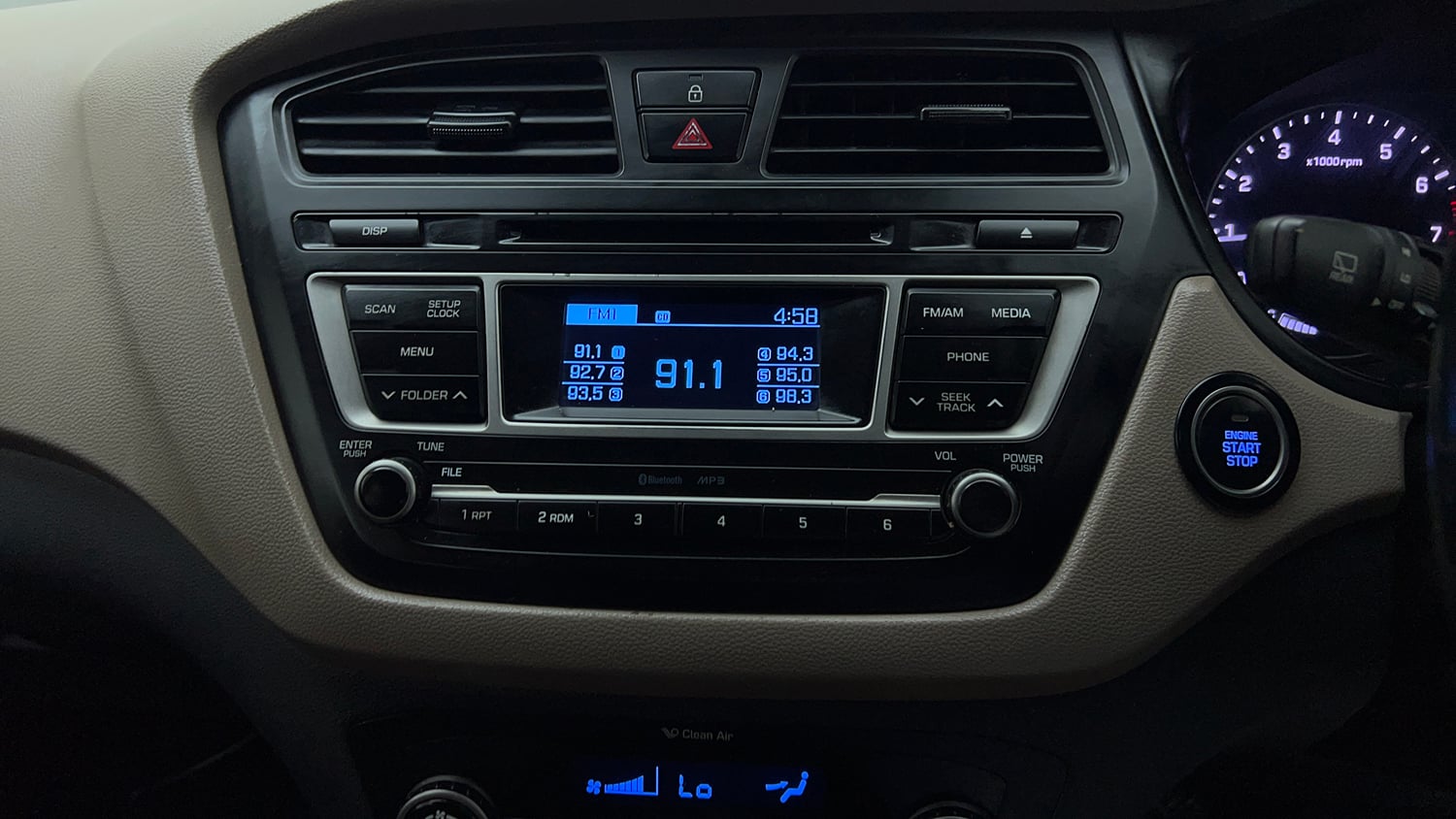 Used 2015 Hyundai Elite i20 Asta 1.2 Petrol Manual top_features Integrated (in-dash) music system