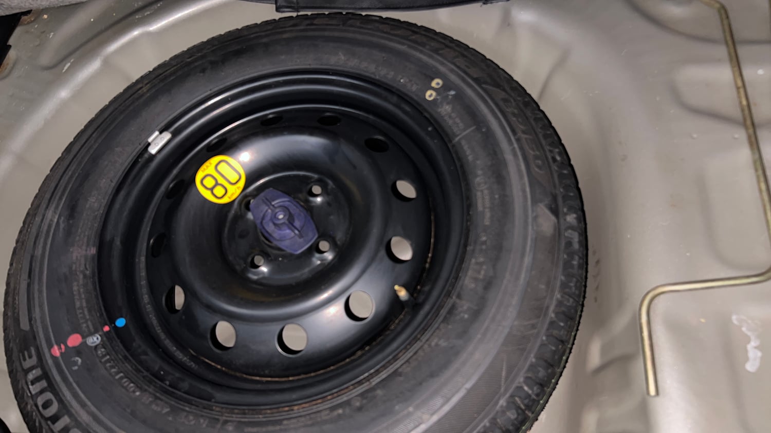 Used 2018 Maruti Suzuki Swift ZXi AMT Petrol Automatic tyres SPARE TYRE VIEW