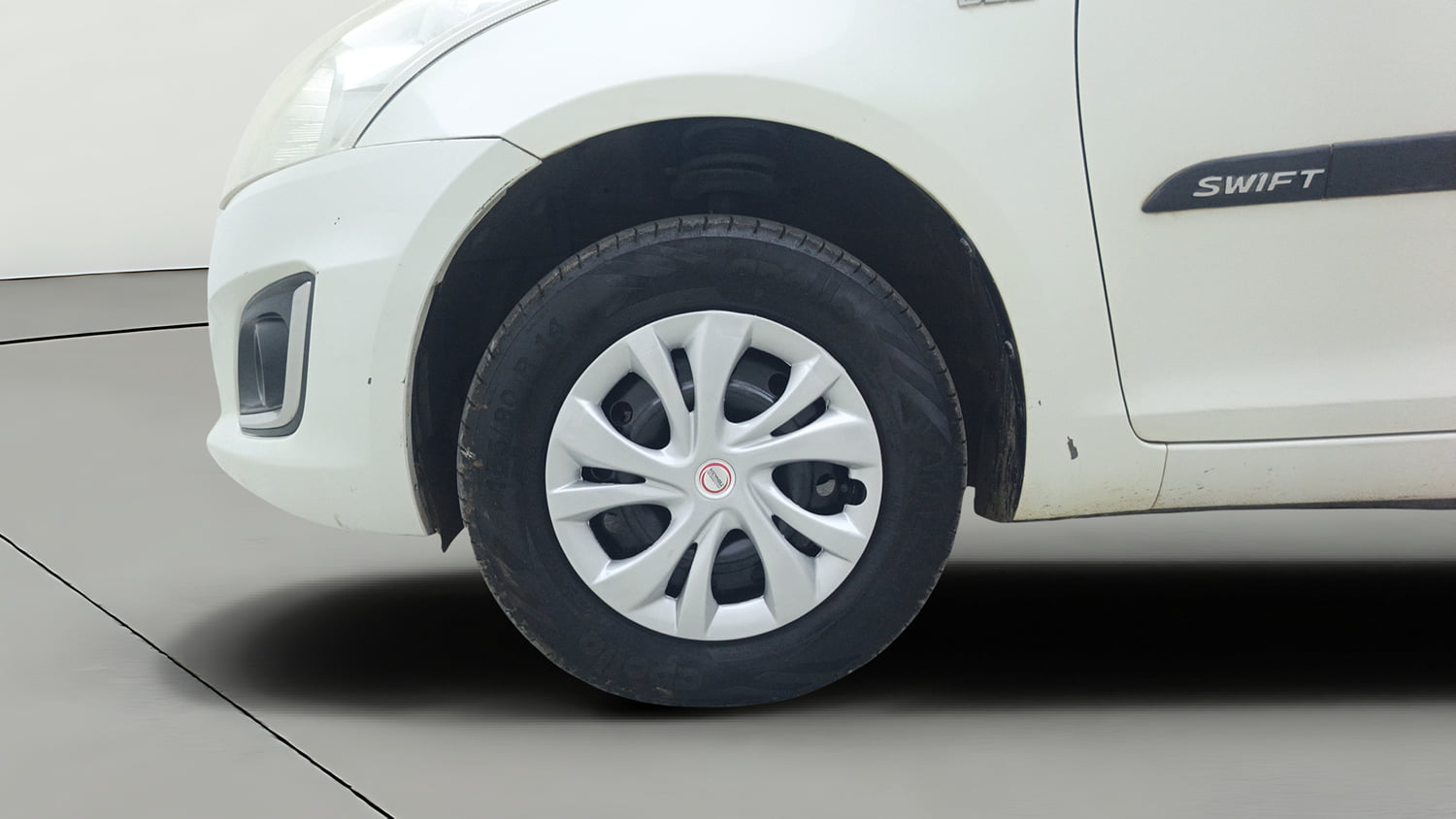 Used 2015 Maruti Suzuki Swift VDi Diesel Manual tyres LEFT FRONT TYRE RIM VIEW