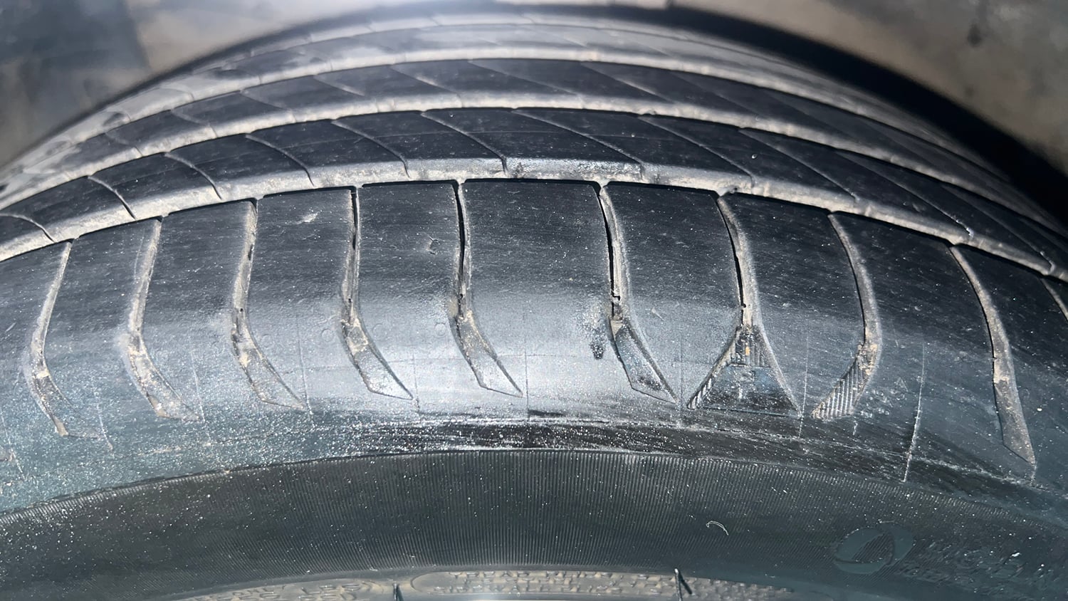 Used 2021 Maruti Suzuki Ciaz Alpha 1.5 AT Petrol Automatic tyres LEFT FRONT TYRE TREAD VIEW